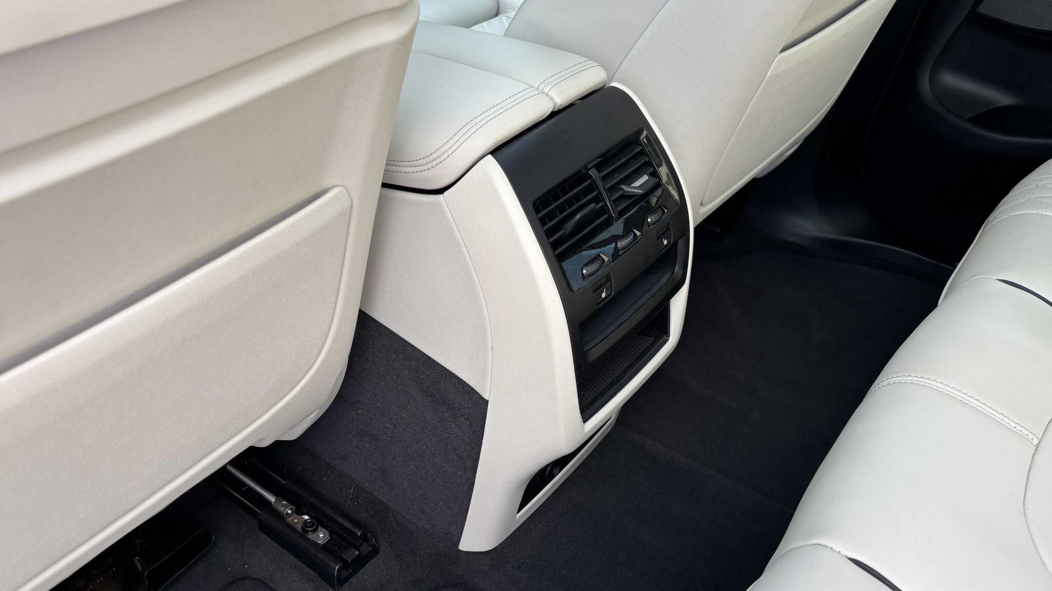 BMW X5 view 34