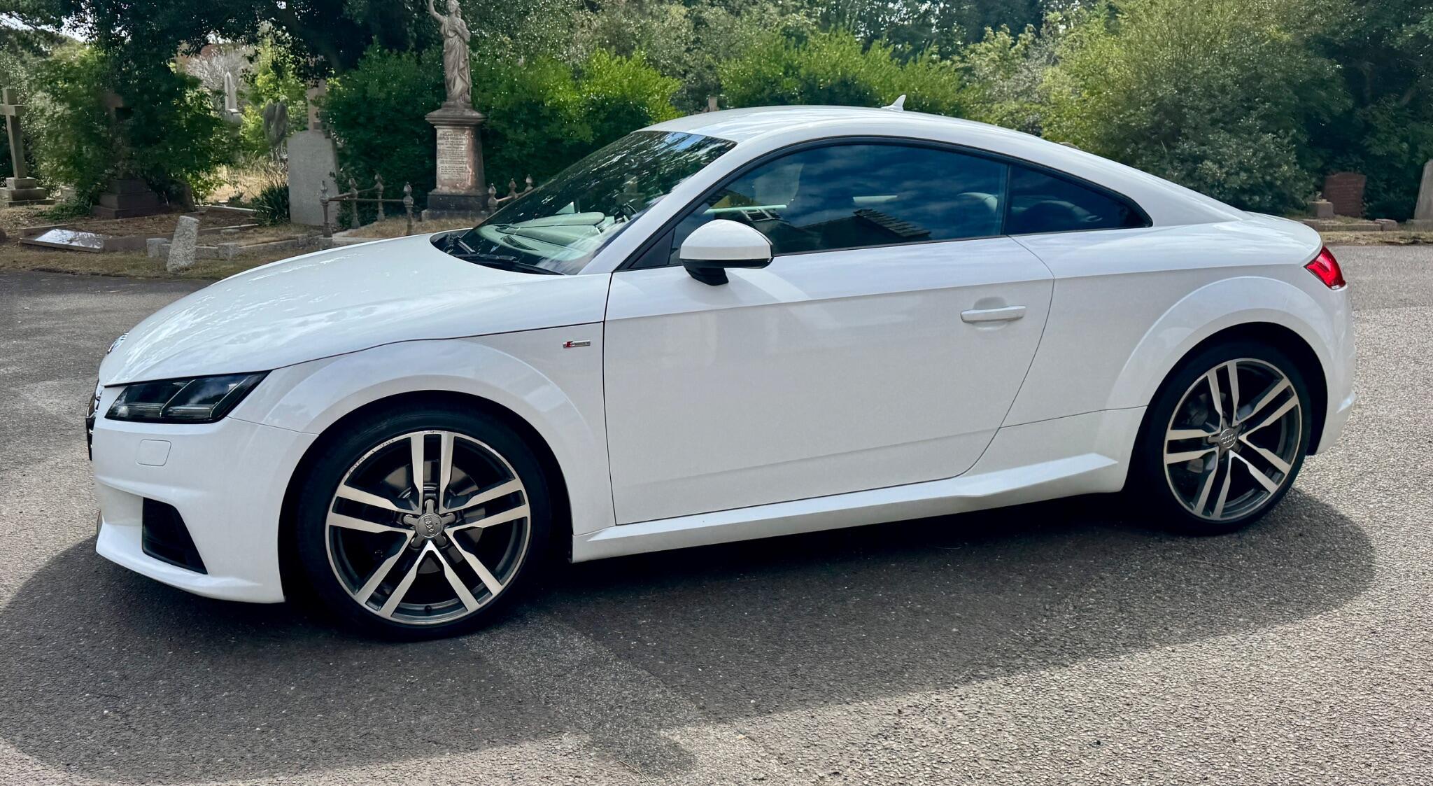Audi TT view 15