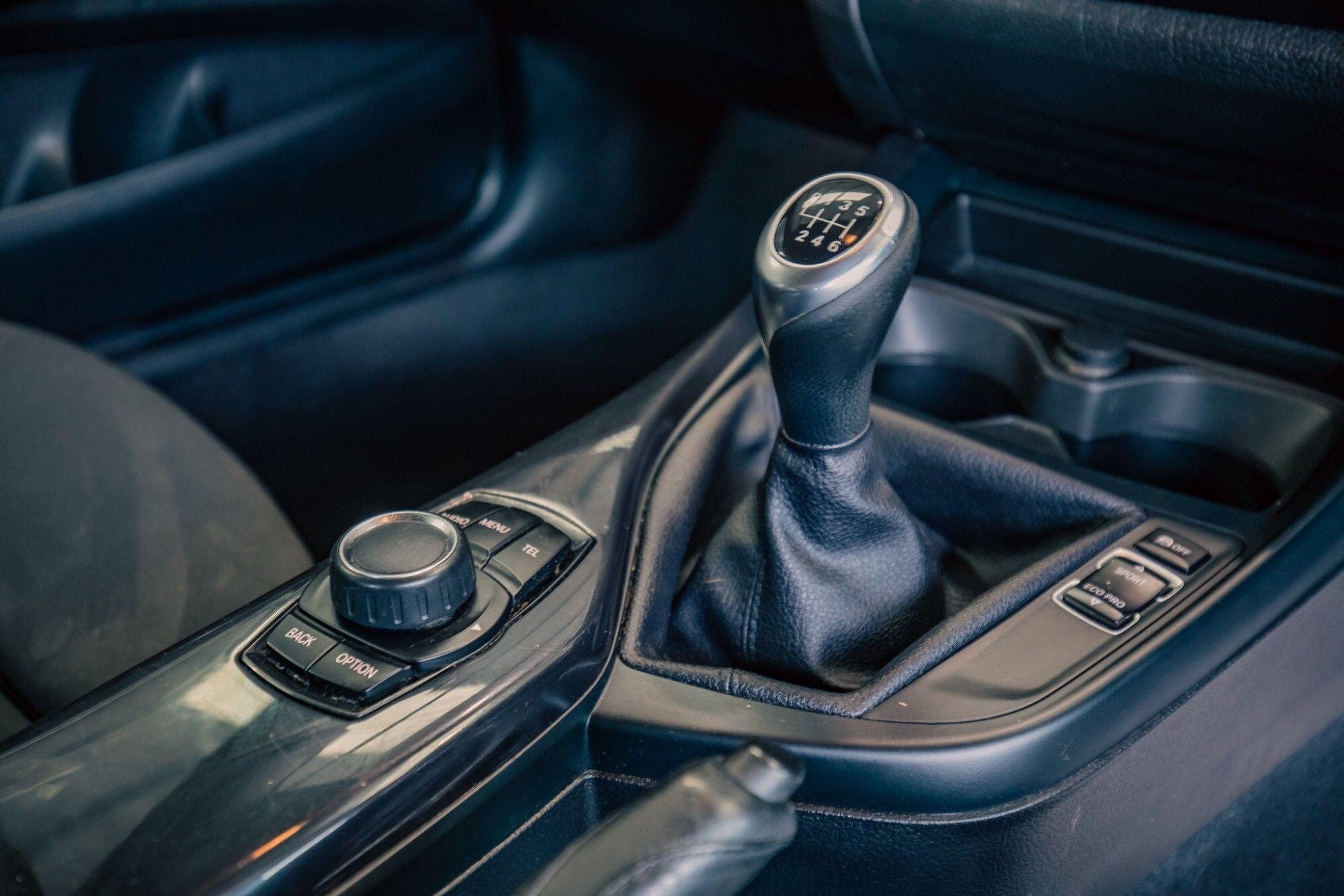 BMW 2 Series view 21