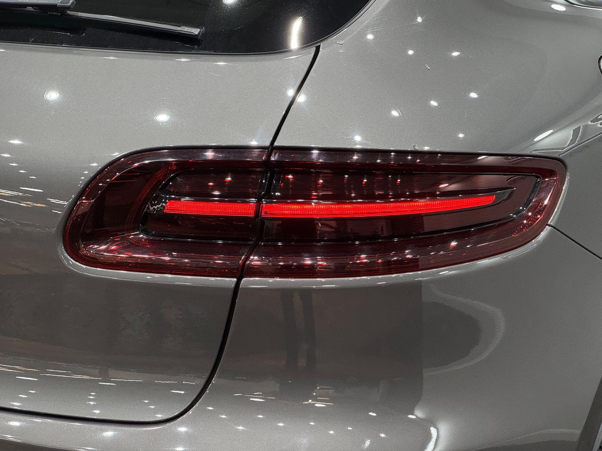Porsche Macan view 21