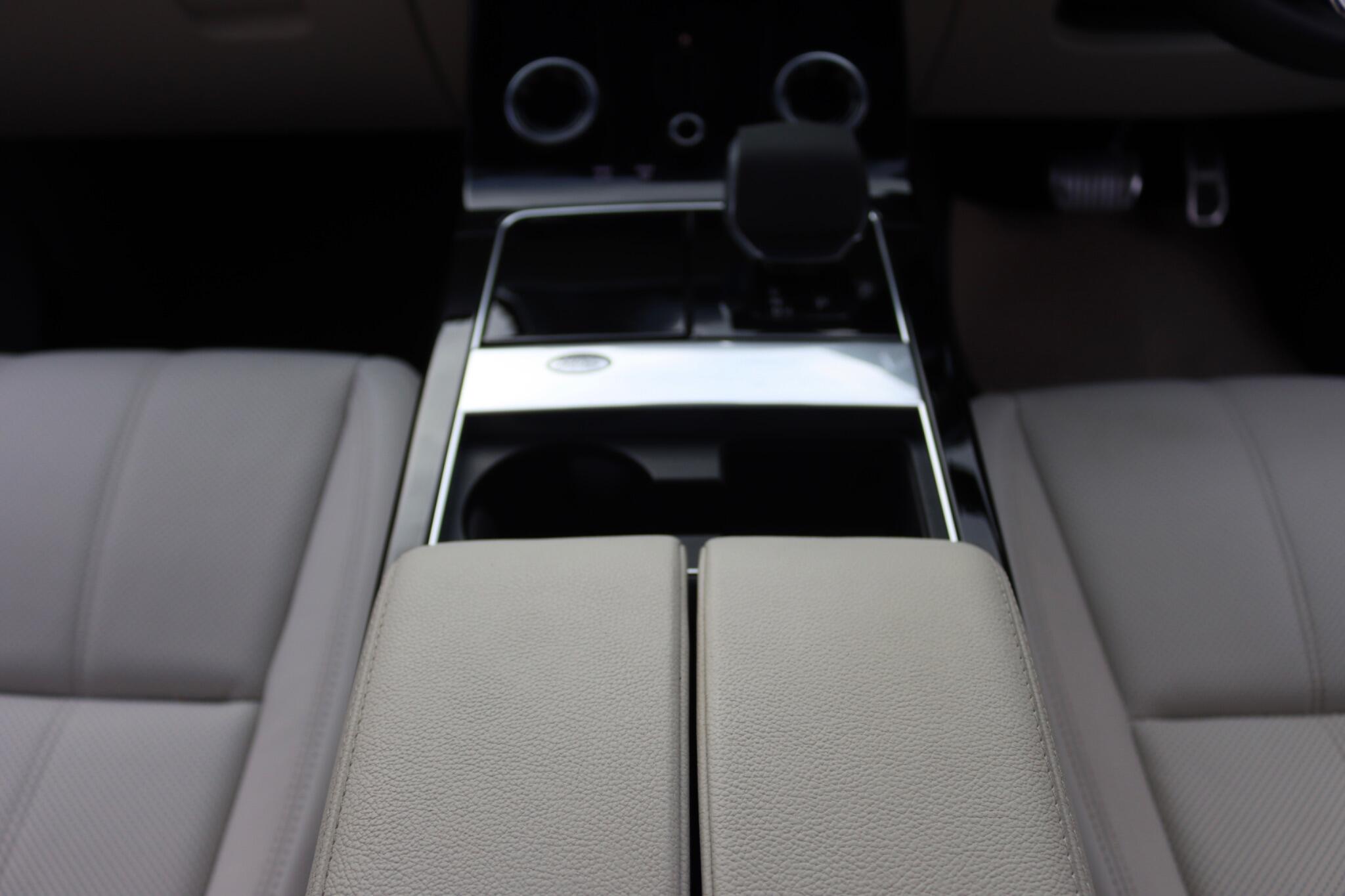 Land Rover Range Rover Velar view 60