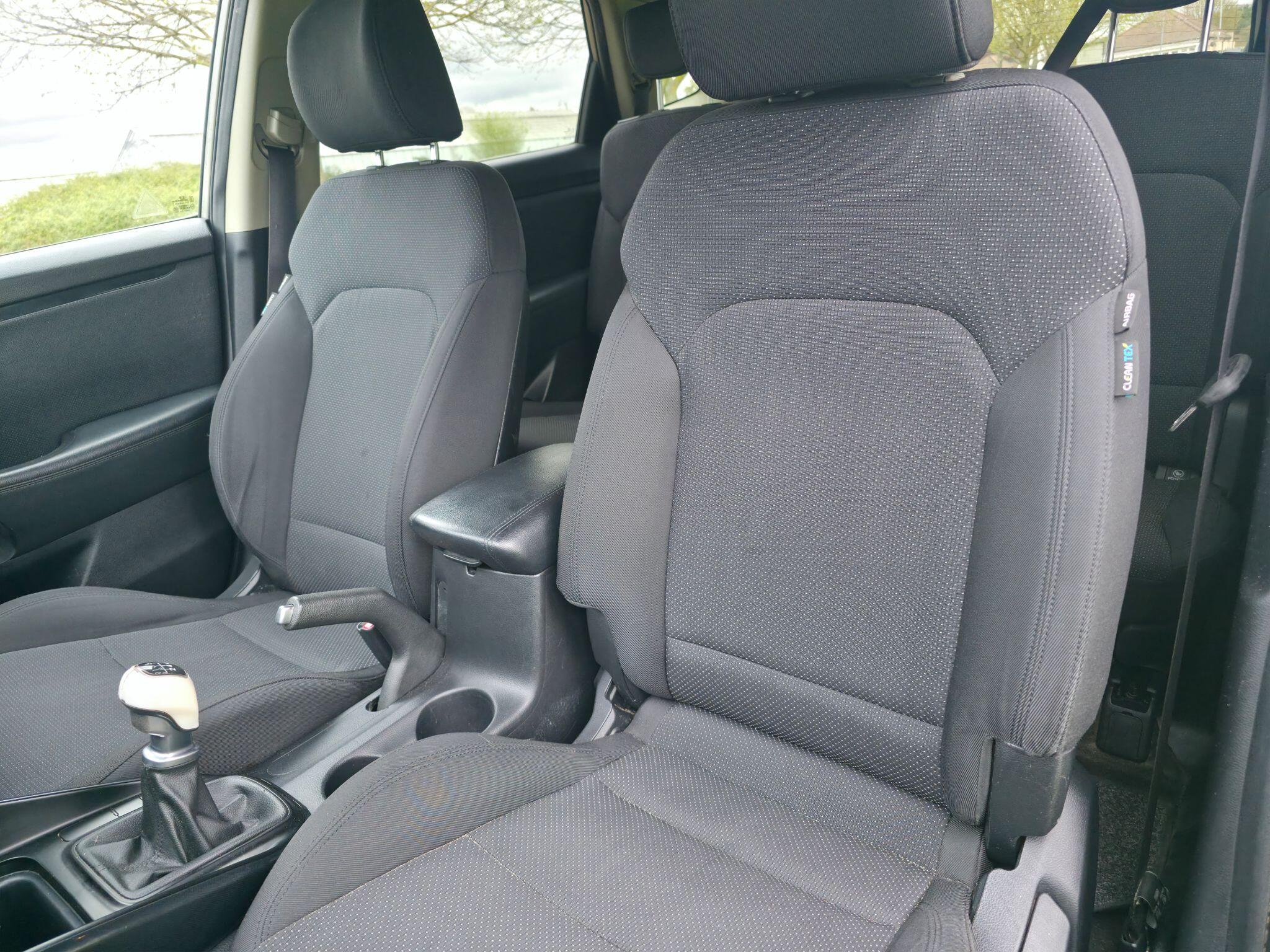 Kia Carens view 29
