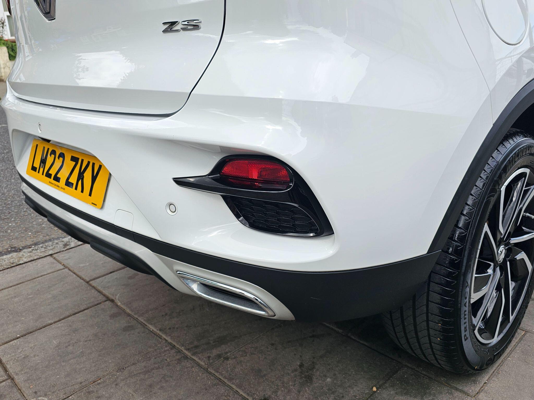 MG ZS view 13
