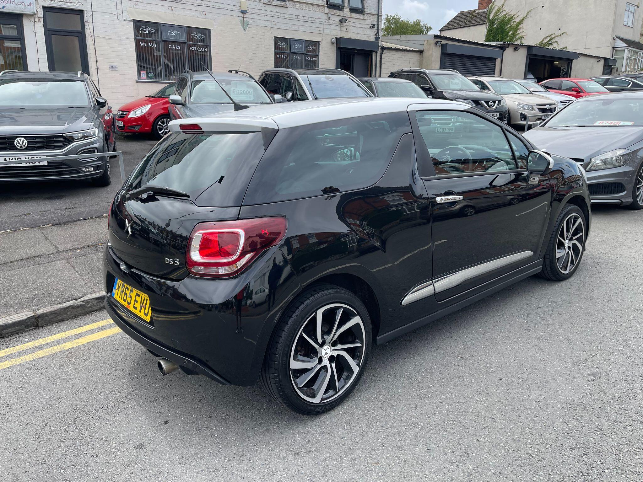 DS Automobiles DS 3 view 12