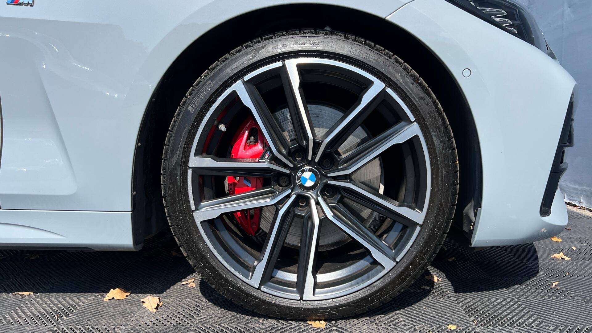 BMW 4 Series view 14