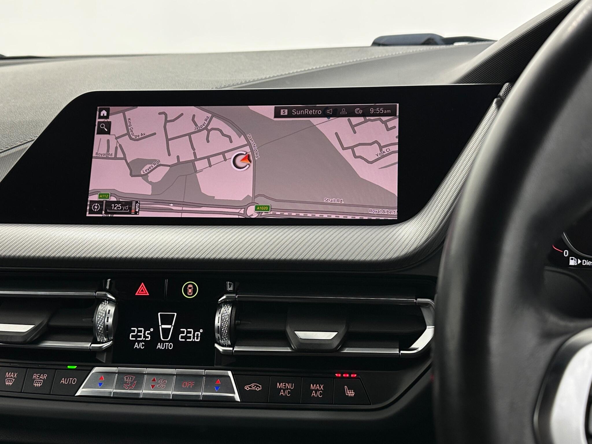 BMW 1 Series view 24