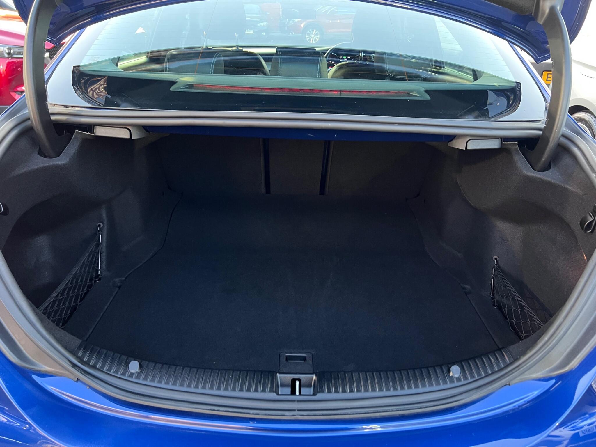 Mercedes-Benz C Class view 38