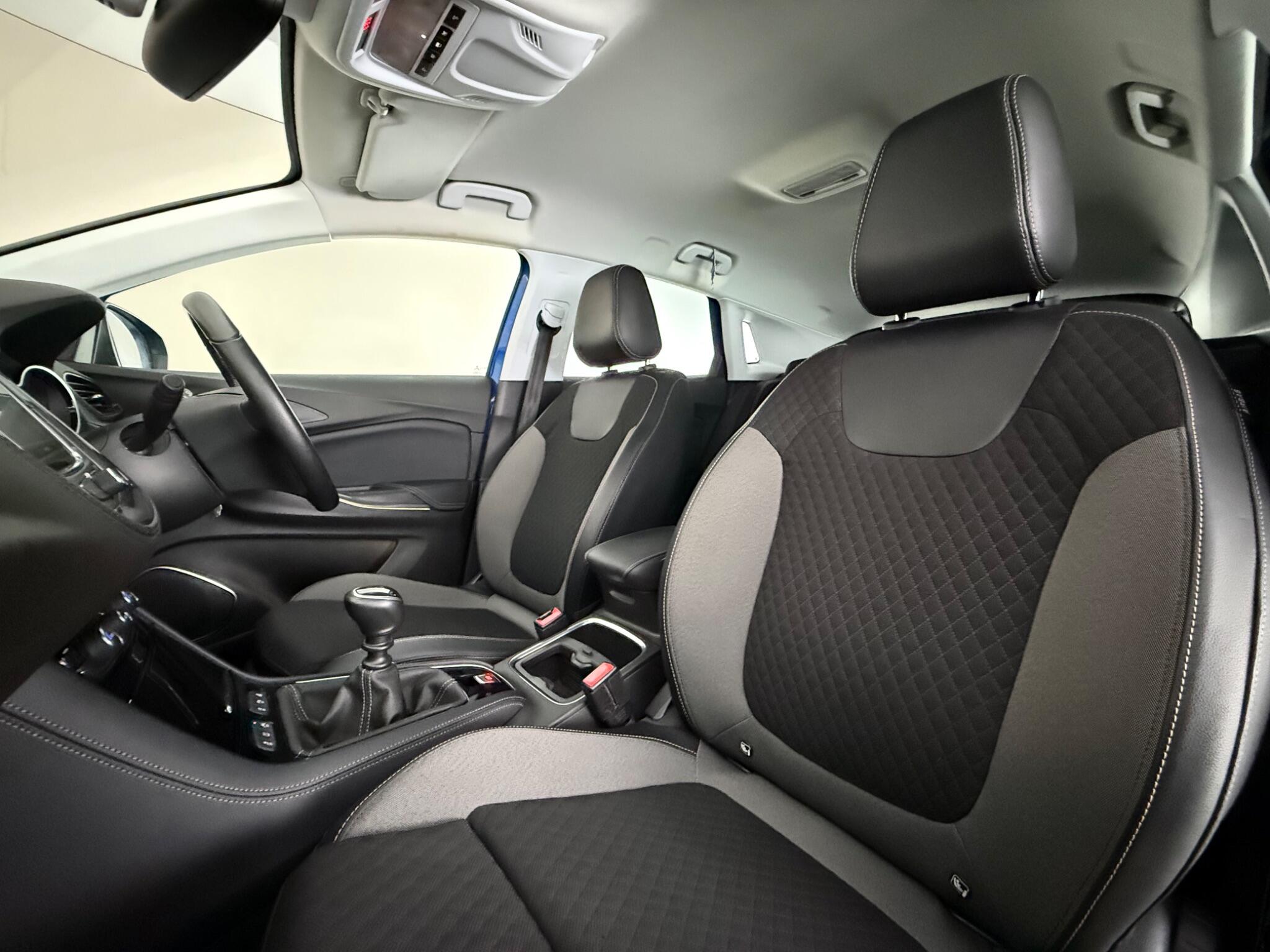 Vauxhall Grandland X view 28