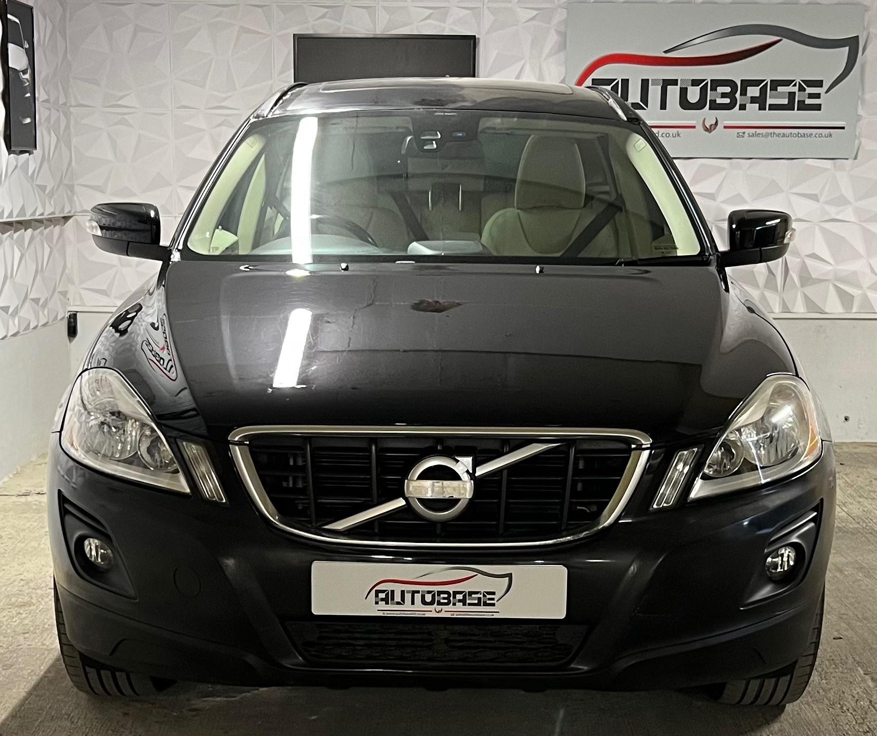 Volvo XC60 view 2