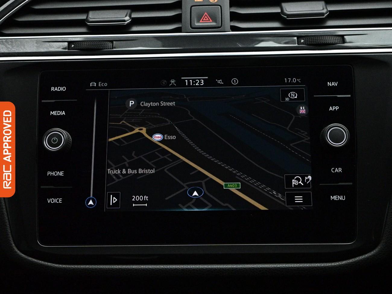 Volkswagen Tiguan Allspace view 14