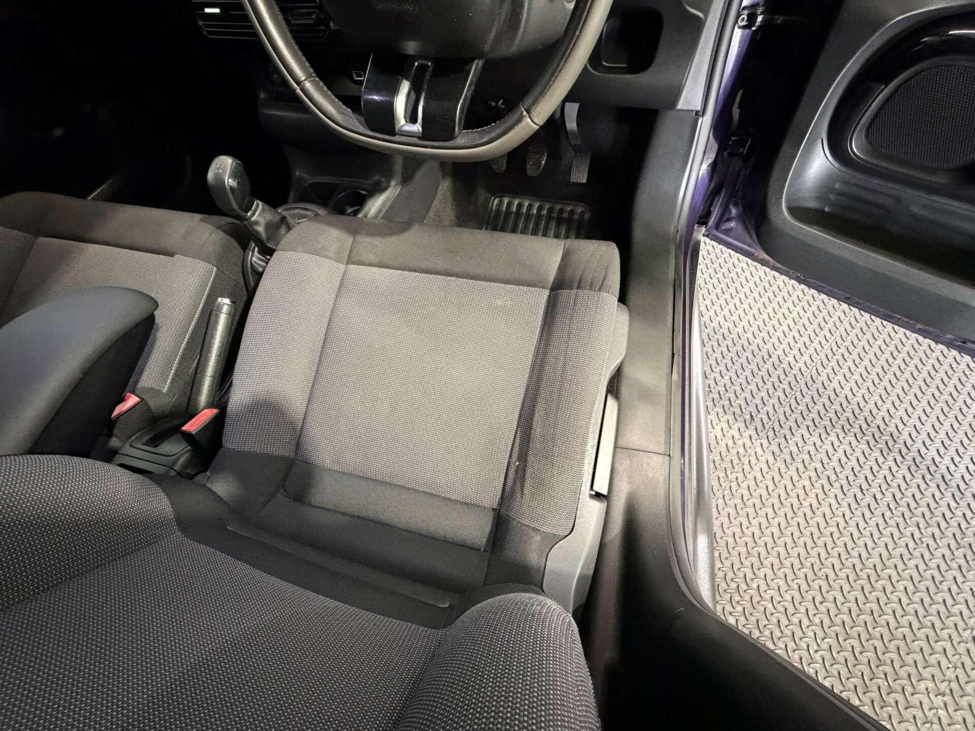 Citroen C4 Cactus view 18