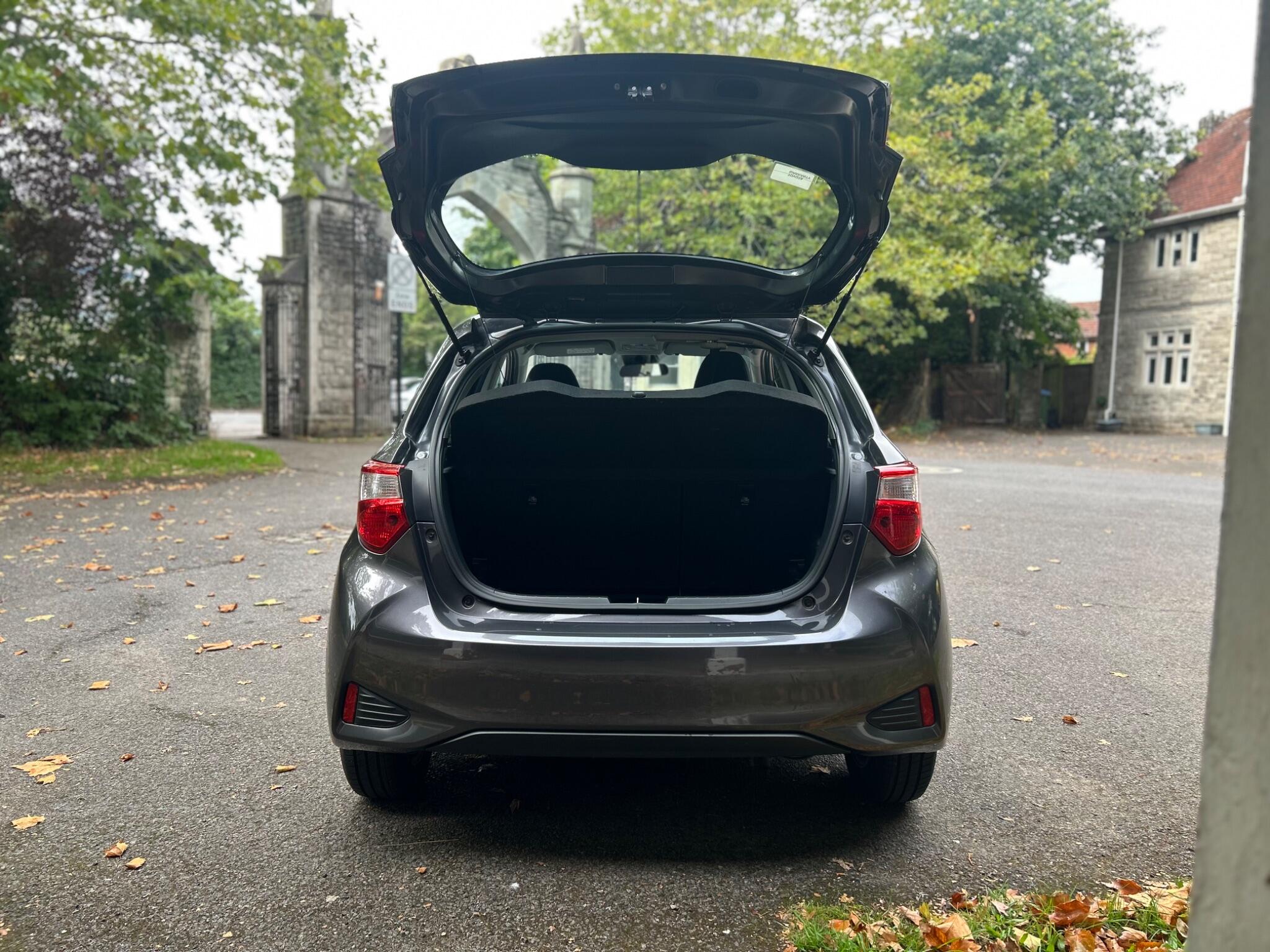 Toyota Yaris view 41