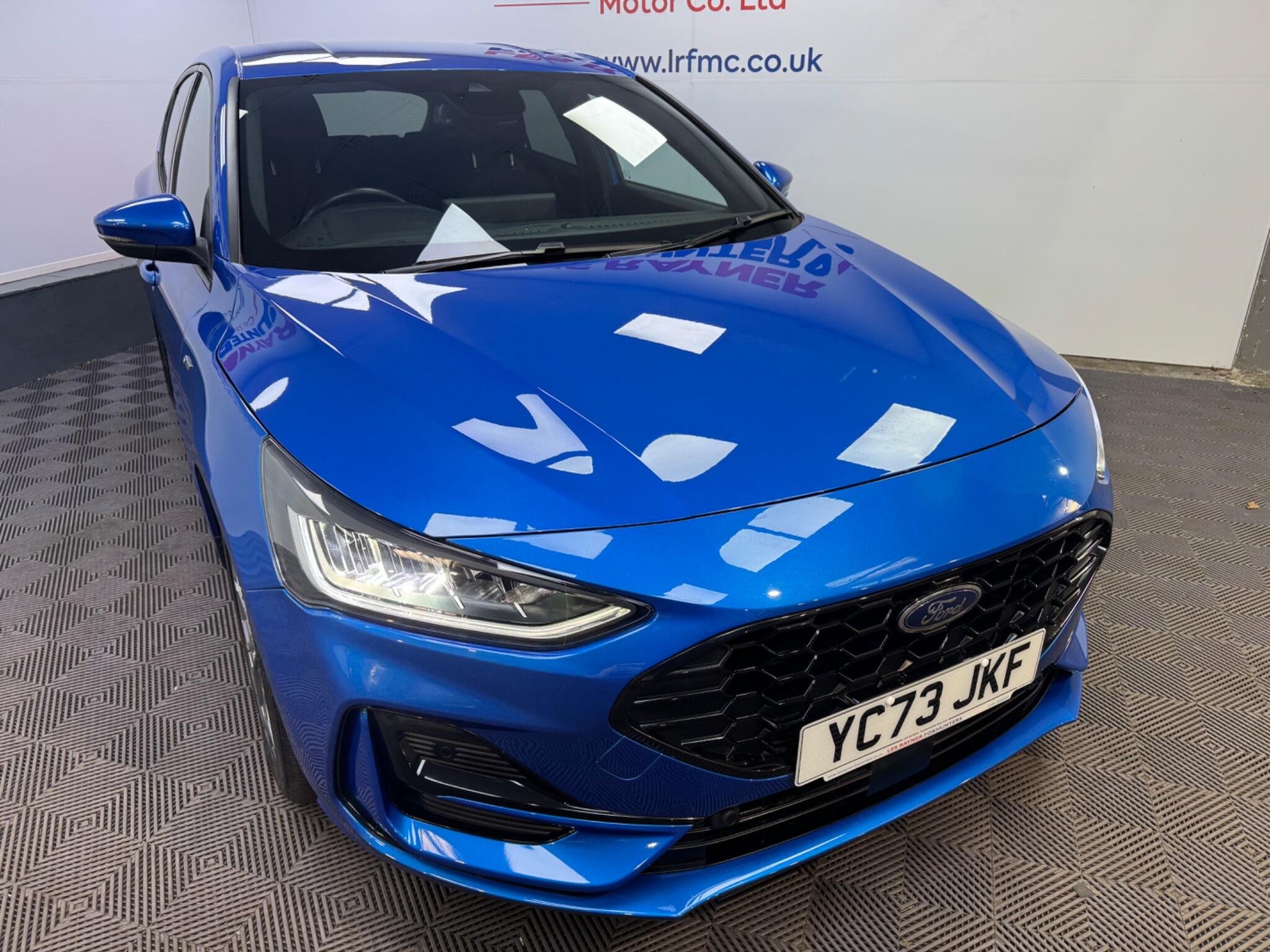 Ford Focus view 11