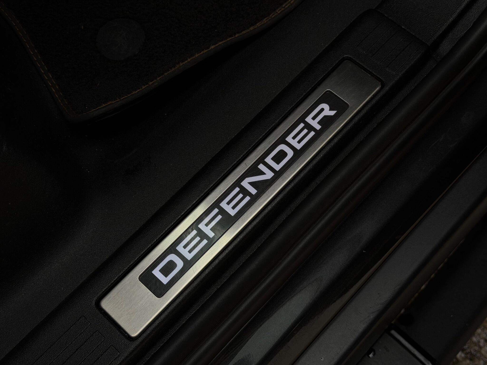 Land Rover Defender view 56