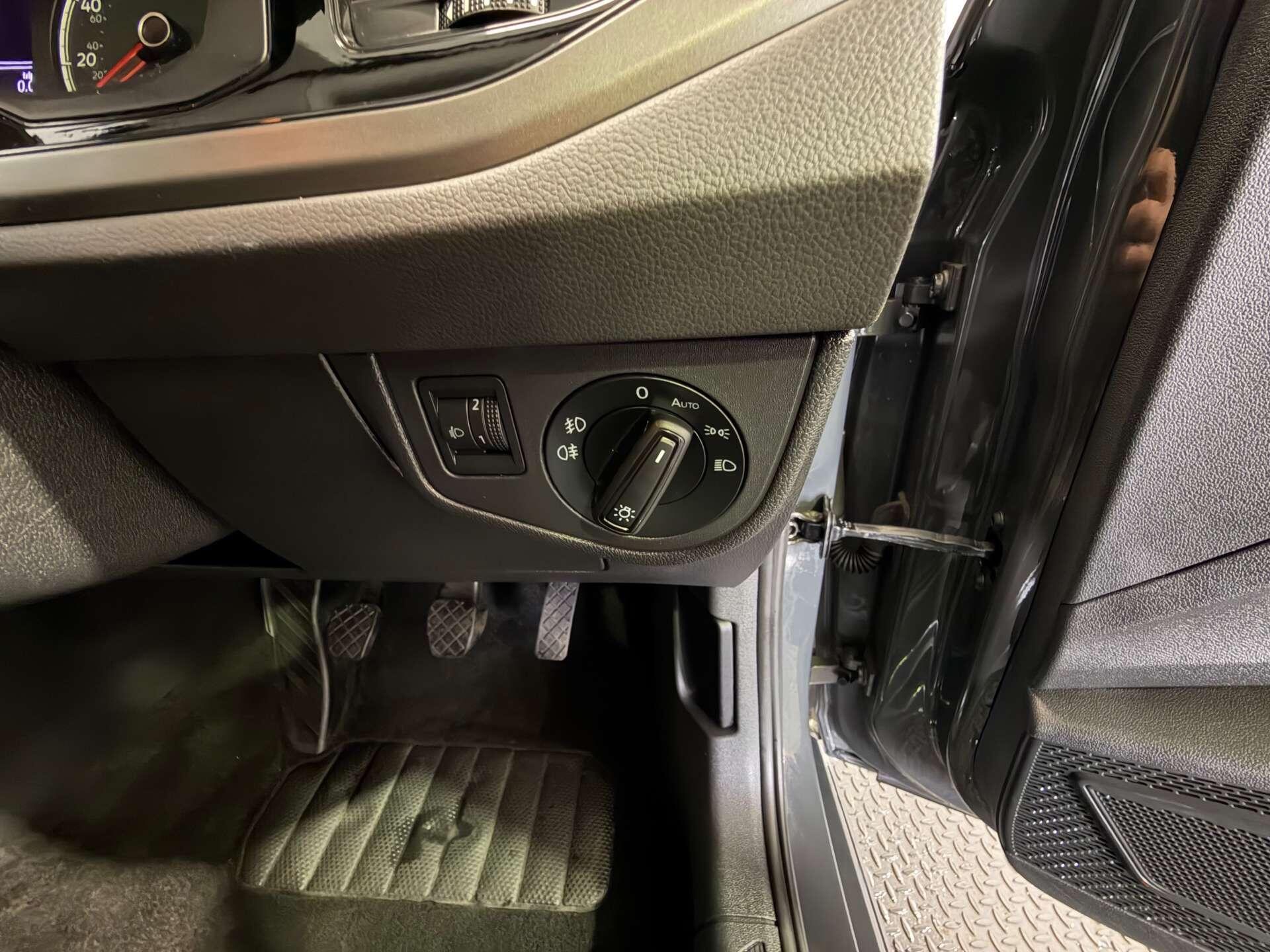 Volkswagen Polo view 18