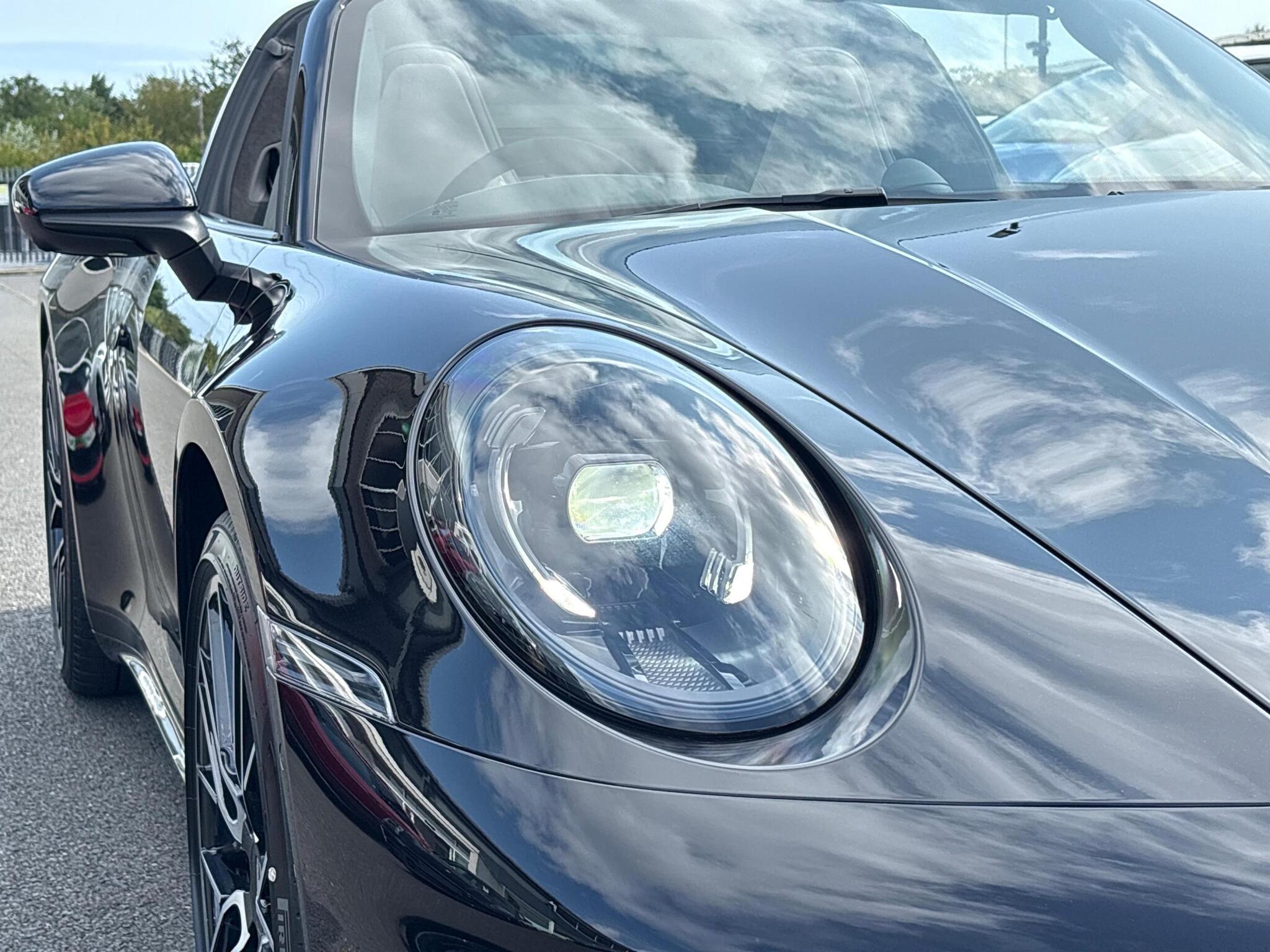 Porsche 911 view 29