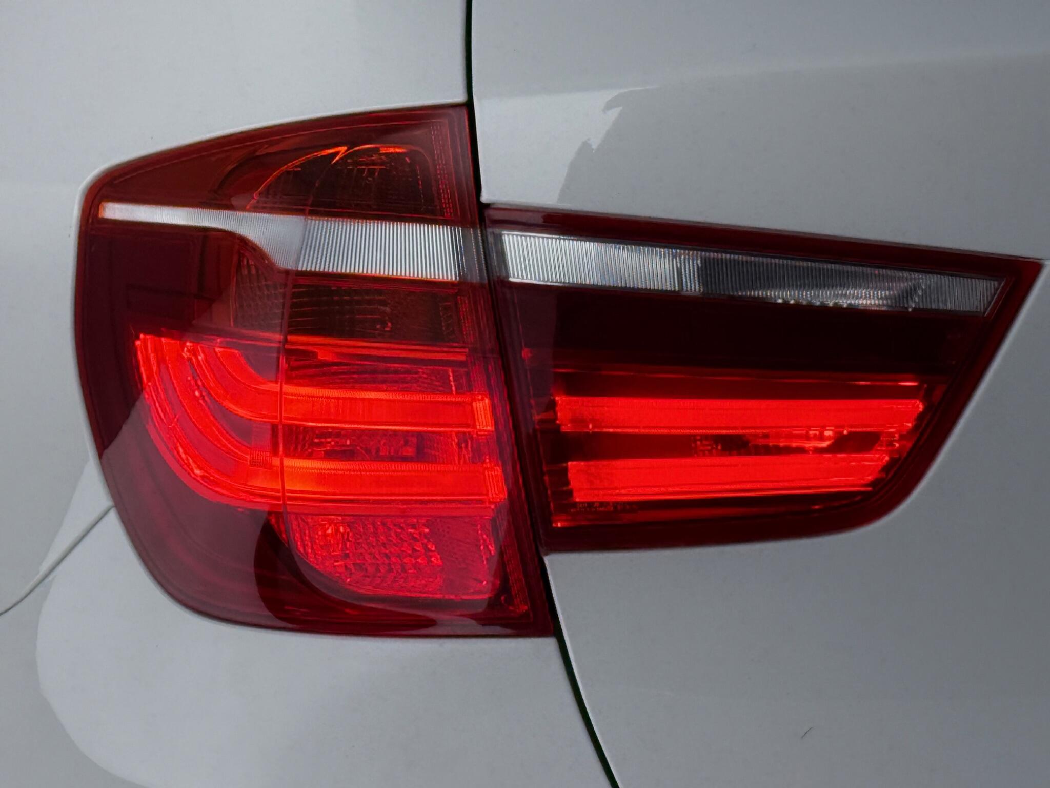 BMW X3 view 12