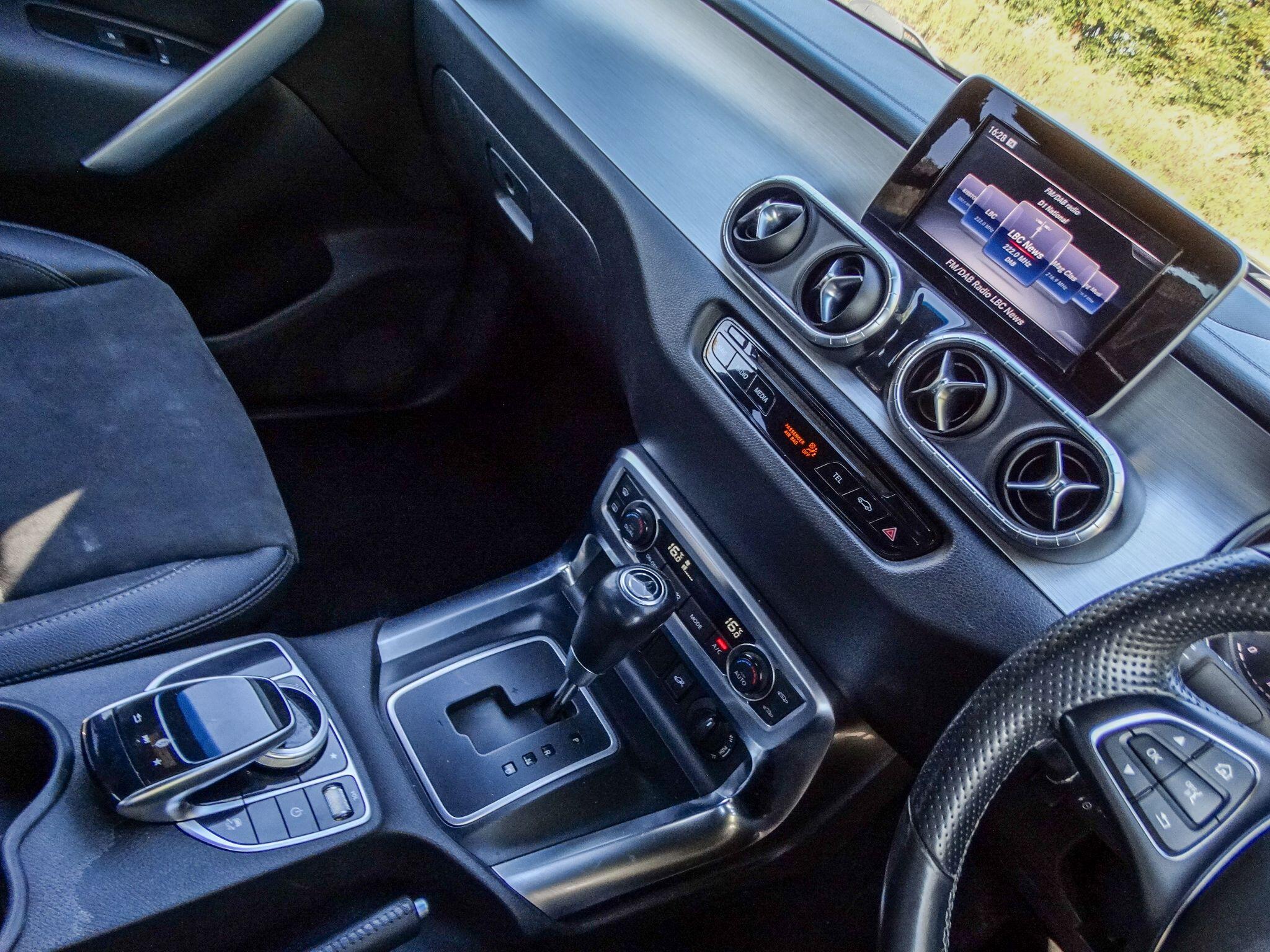 Mercedes-Benz X Class view 6