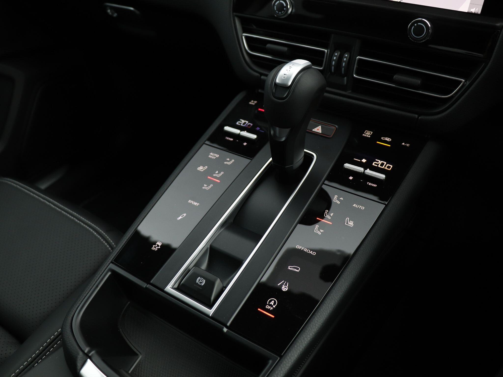 Porsche Macan view 17