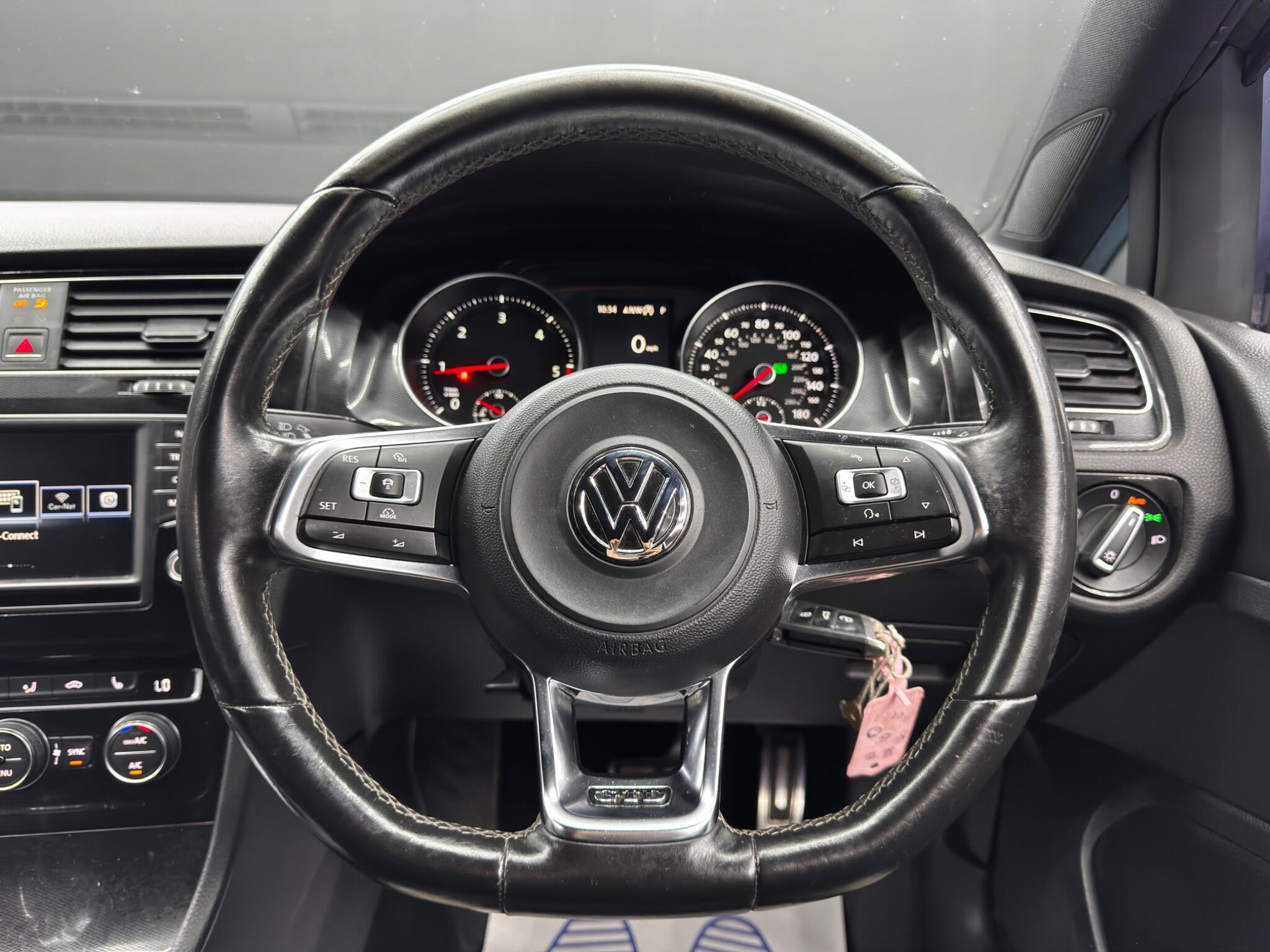 Volkswagen Golf view 18