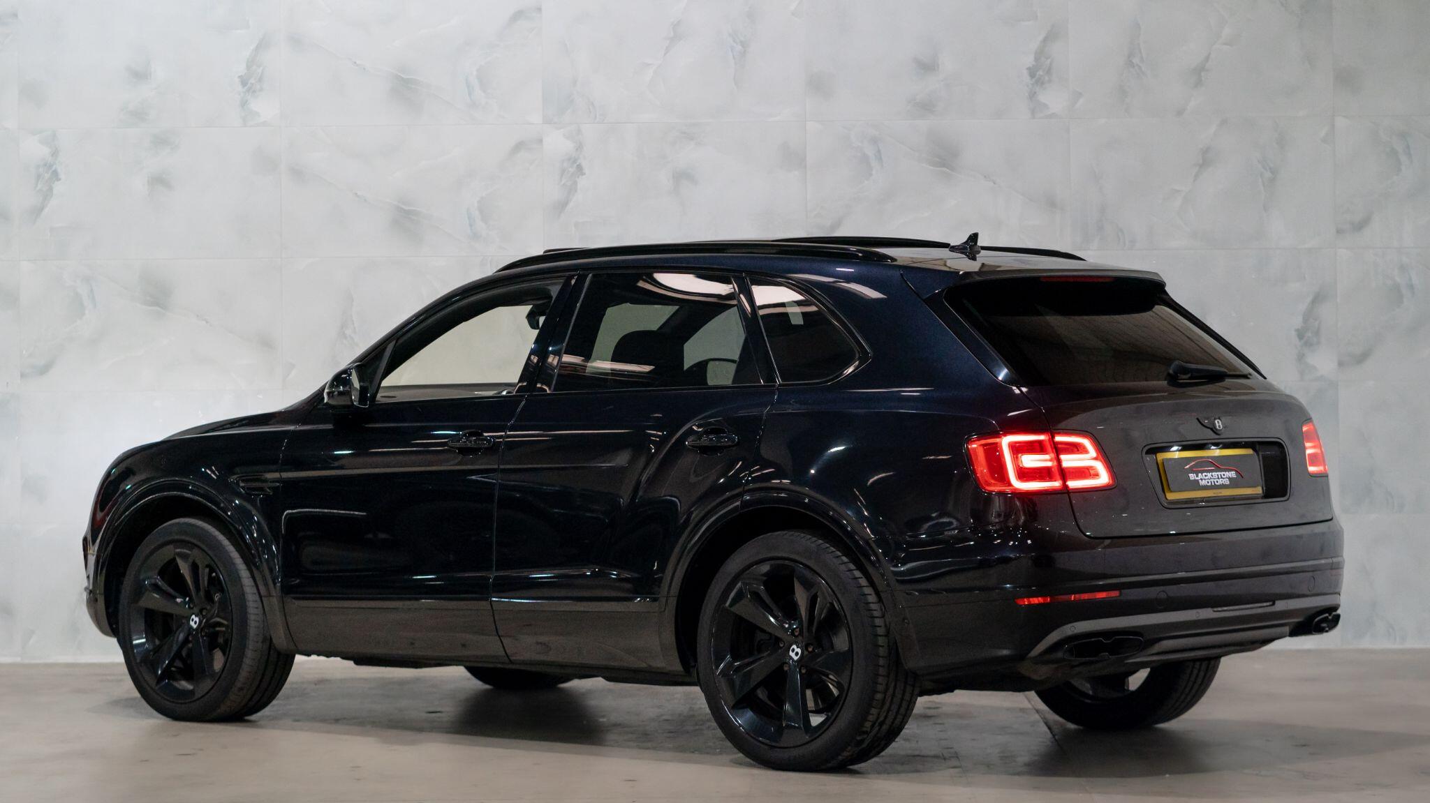 Bentley Bentayga view 5
