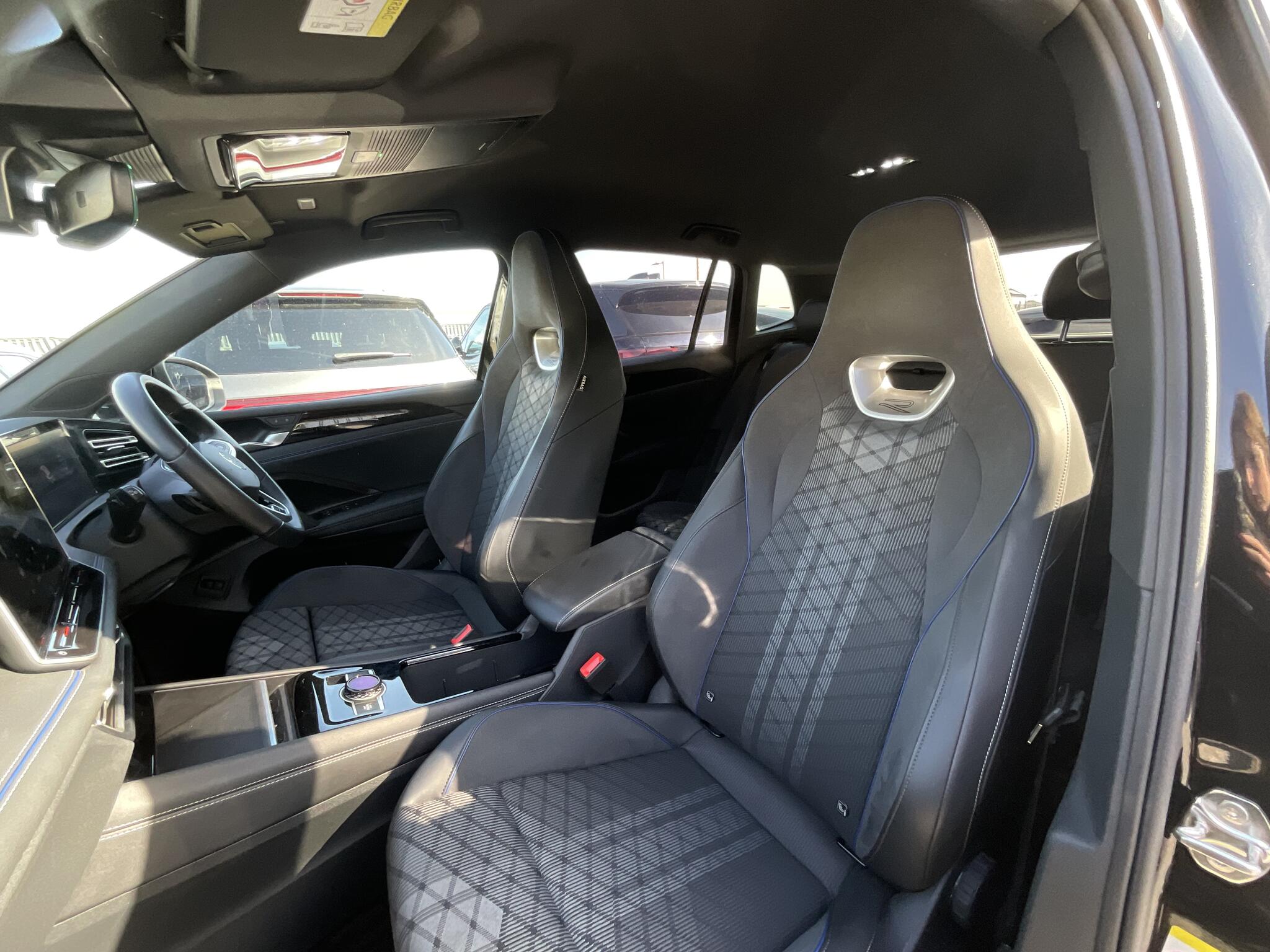 Volkswagen Tiguan view 18