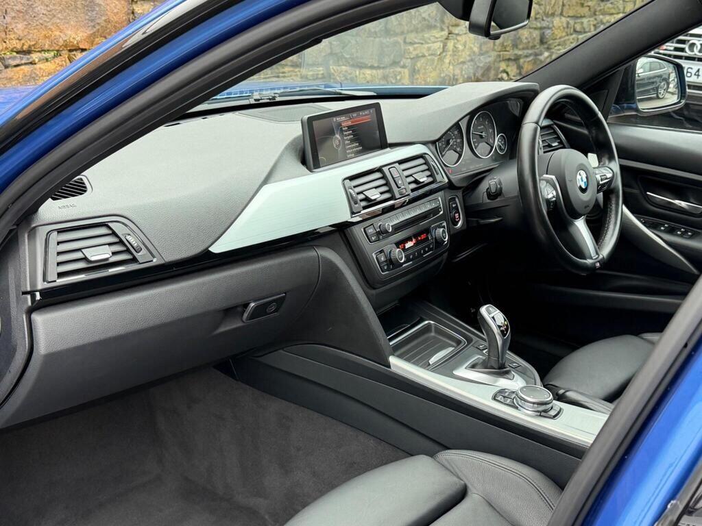 BMW 3 Series view 14