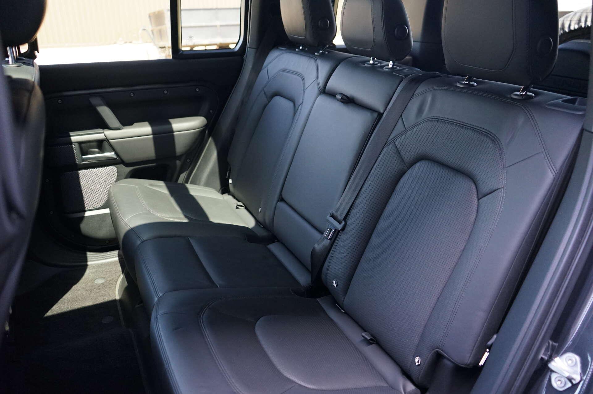 Land Rover Defender view 16