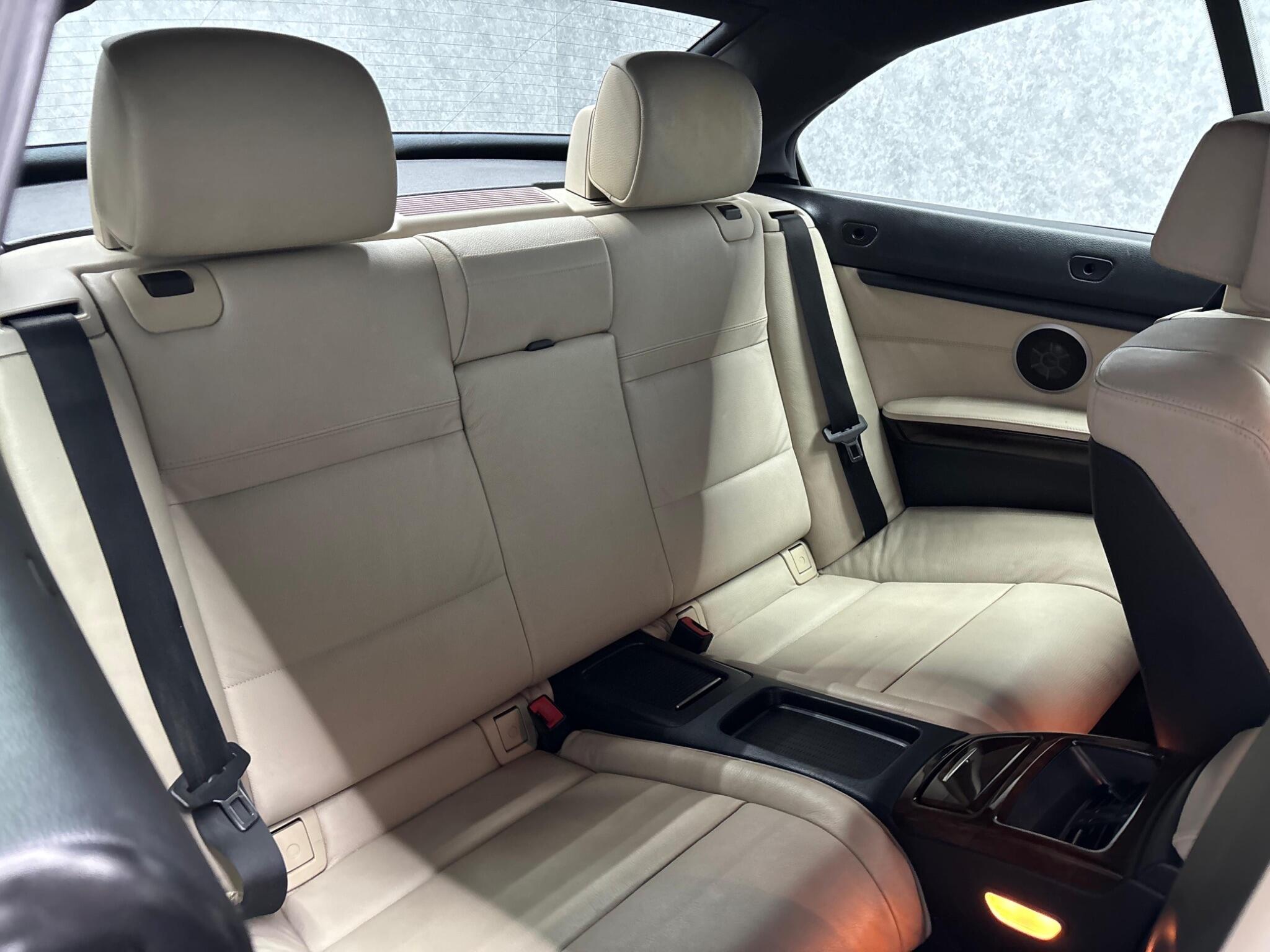 BMW 3 Series view 10