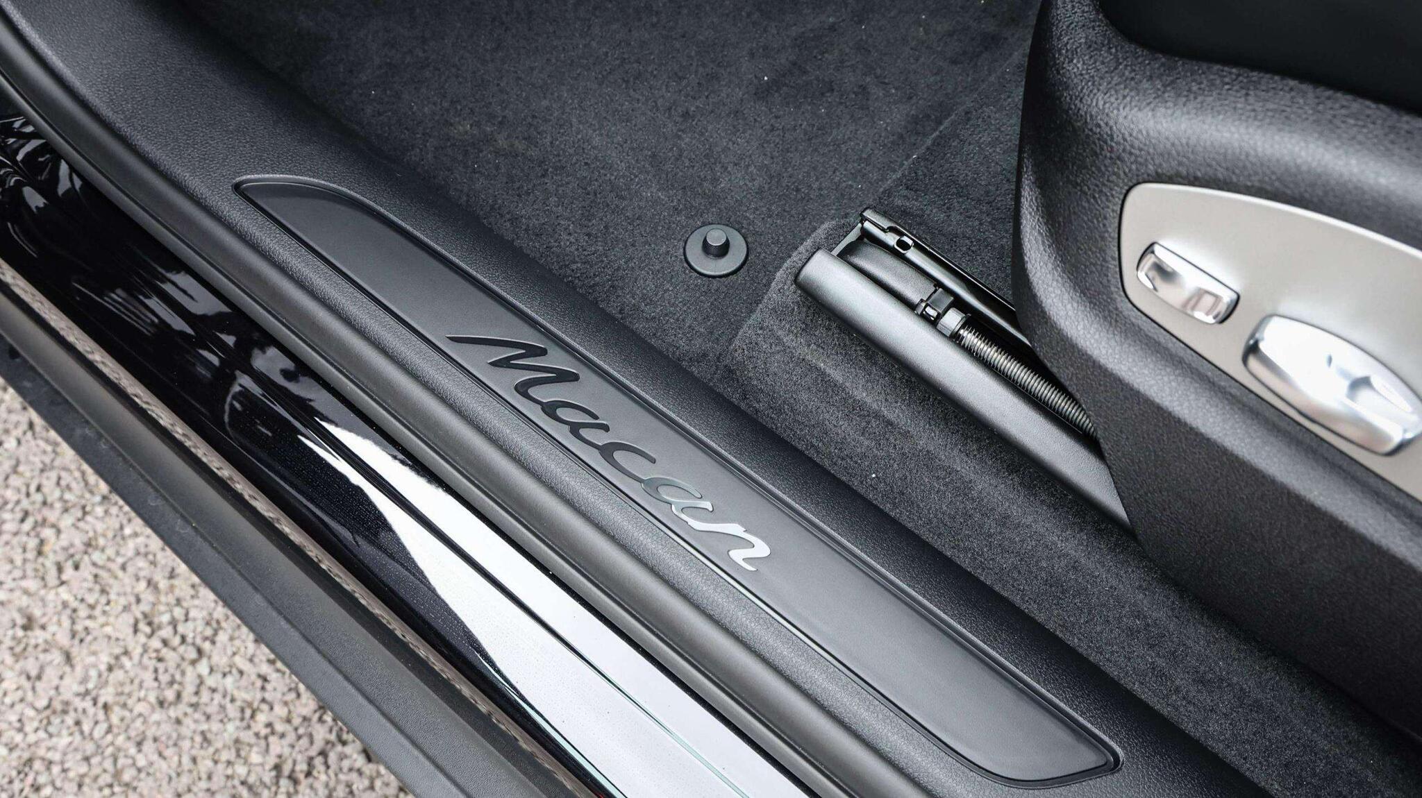 Porsche Macan view 30