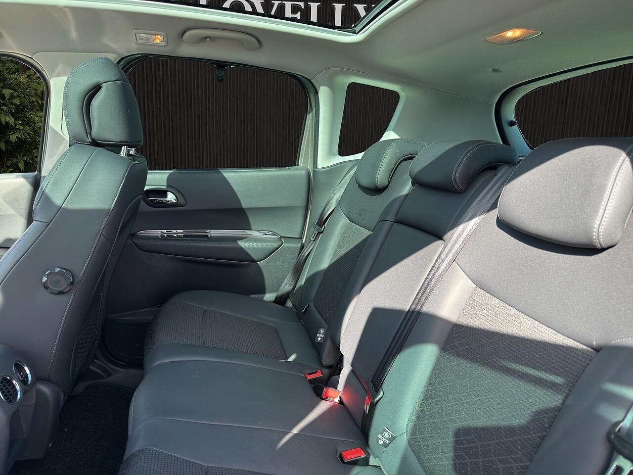 Peugeot 3008 view 9