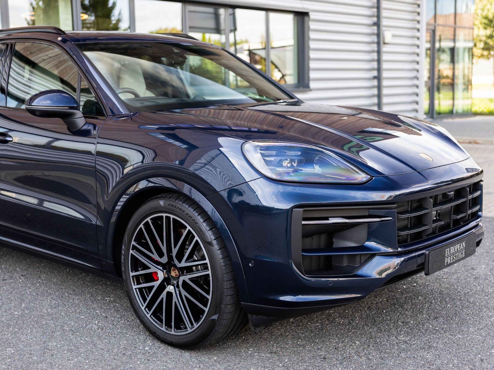 Porsche Cayenne view 11