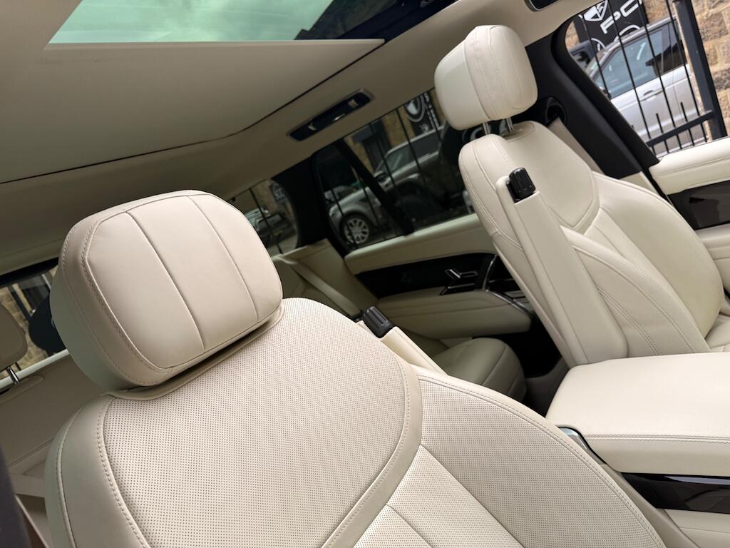 Land Rover Range Rover view 35