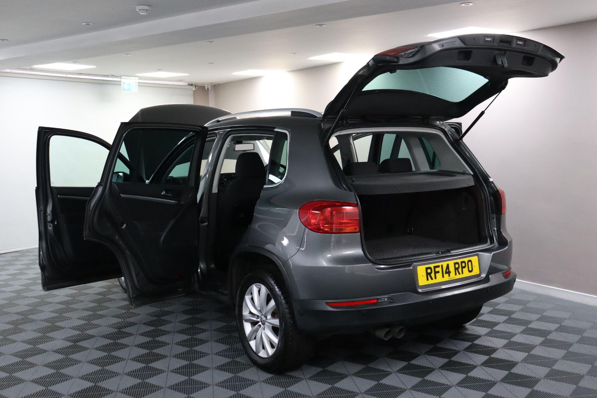 Volkswagen Tiguan view 21