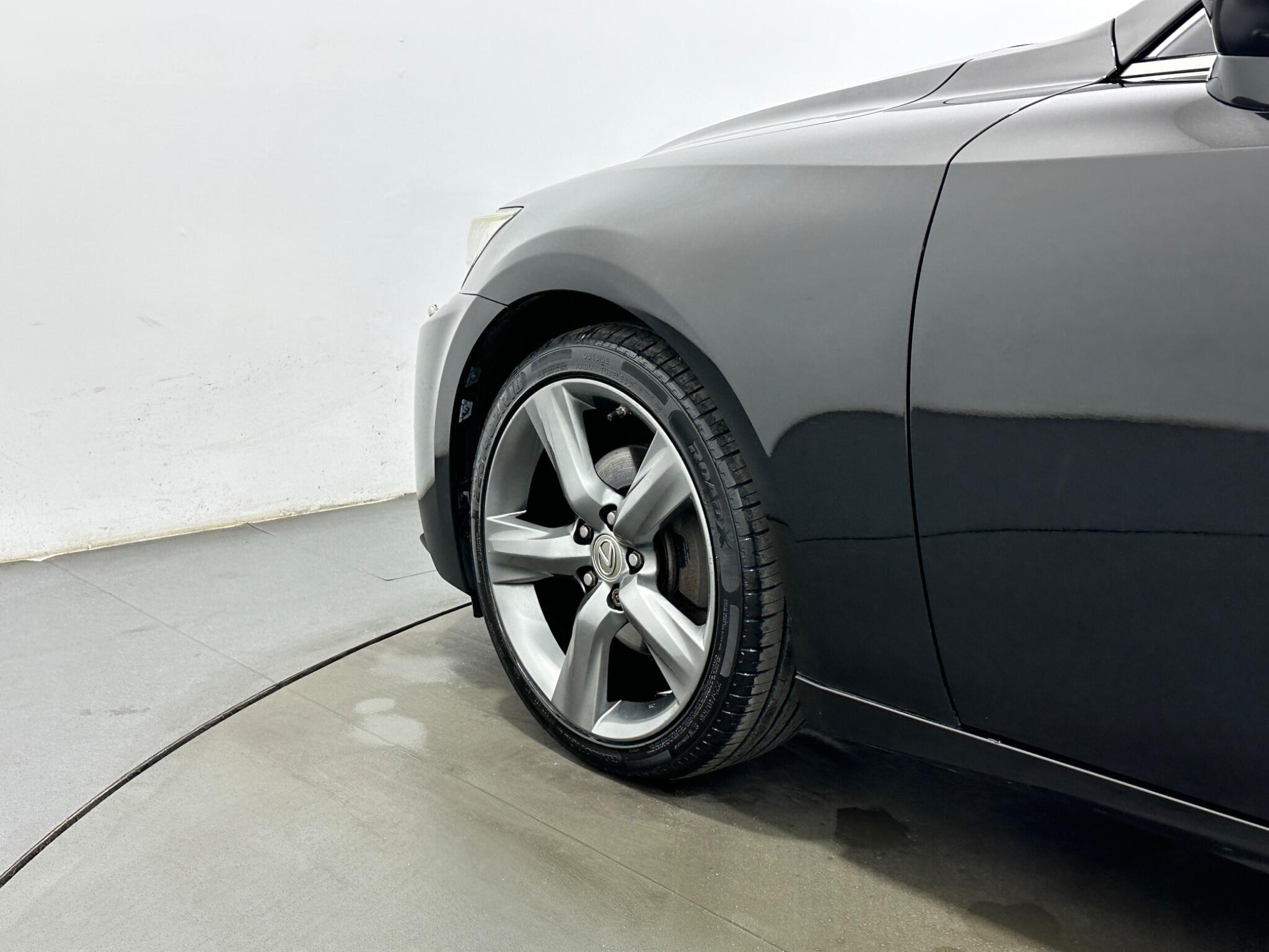 Lexus Is view 52