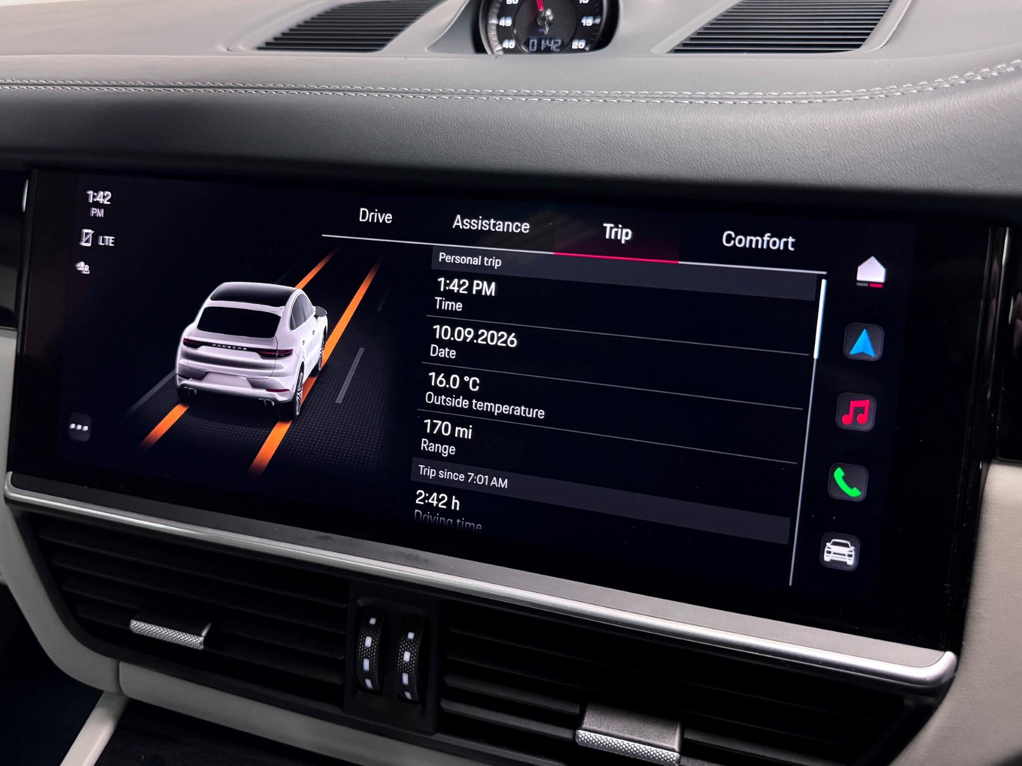 Porsche Cayenne view 55