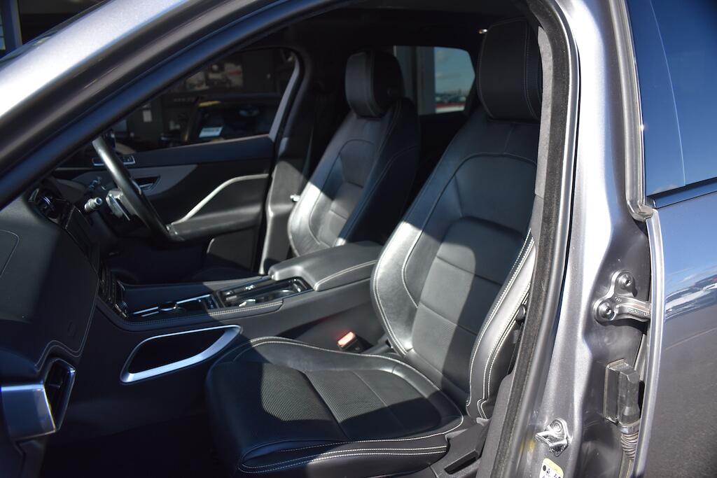 Jaguar F-Pace view 12
