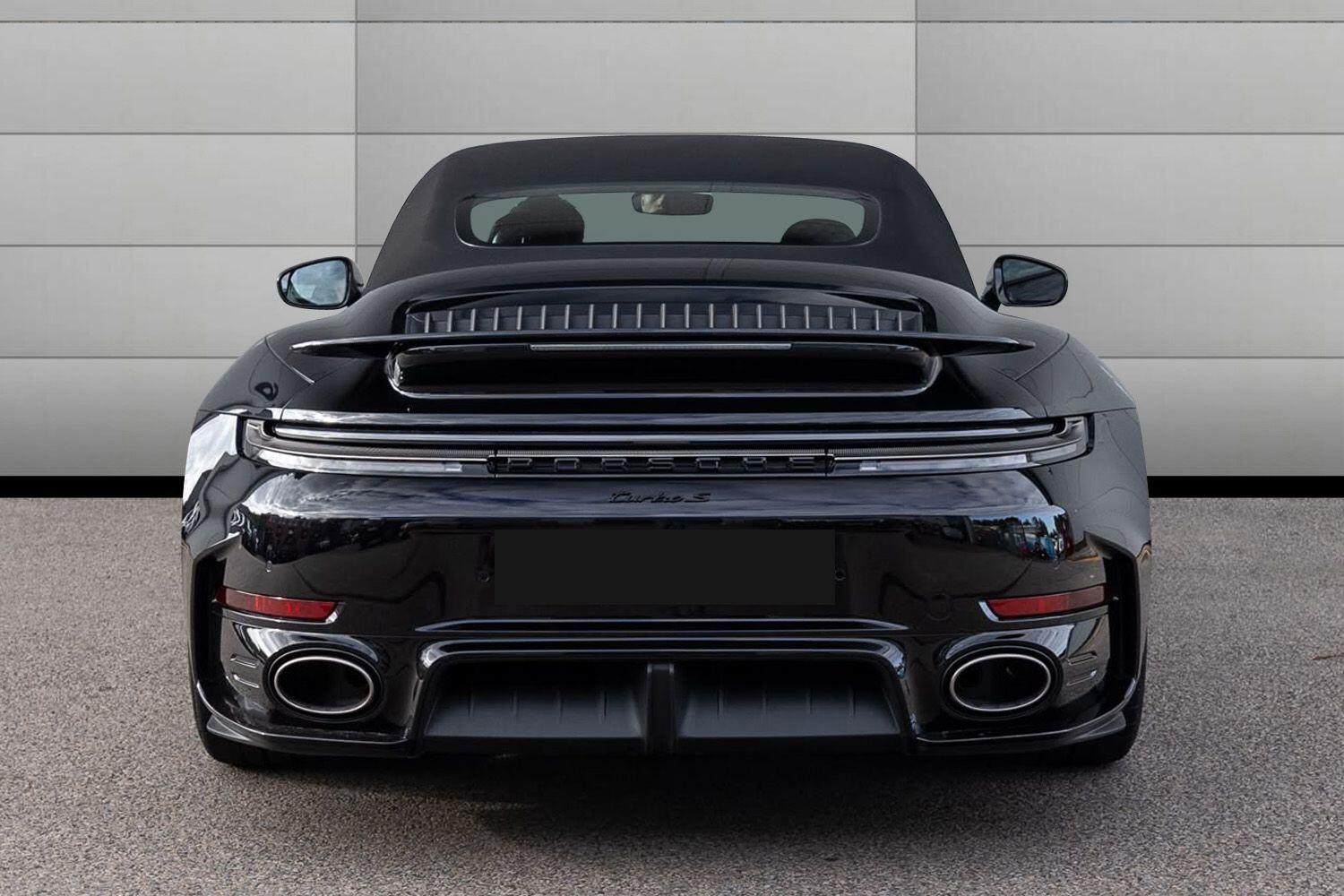 Porsche 911 view 8