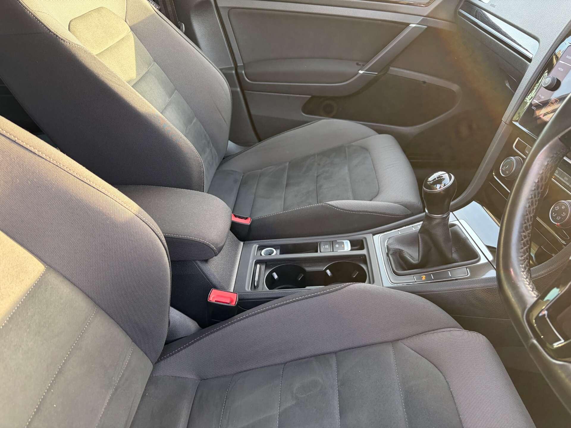 Volkswagen Golf view 44