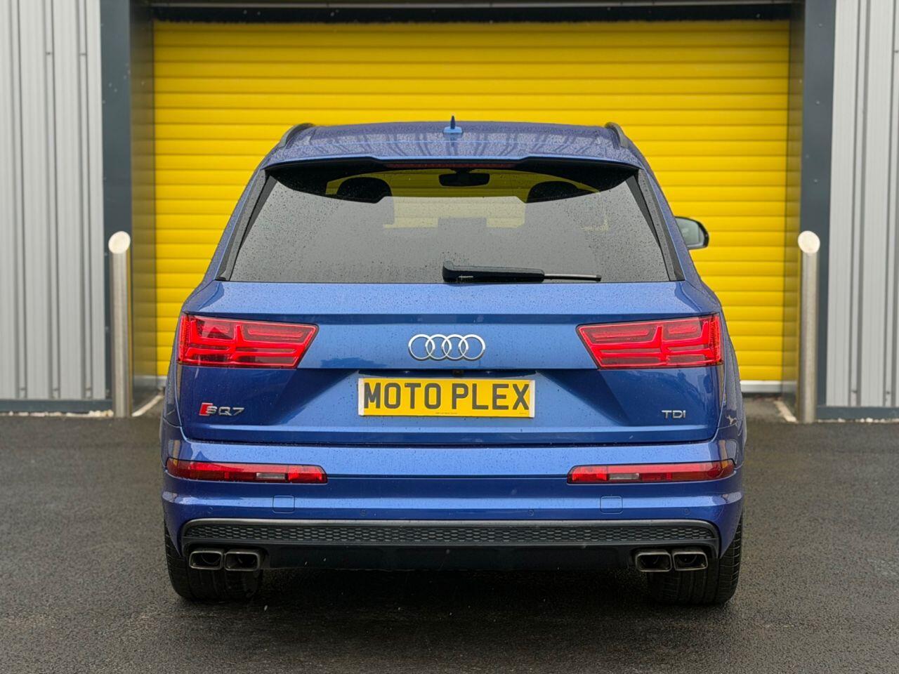 Audi SQ7 view 8