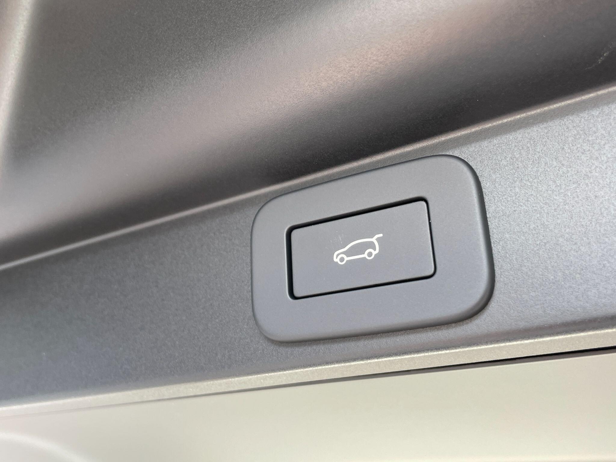 Land Rover Range Rover view 44
