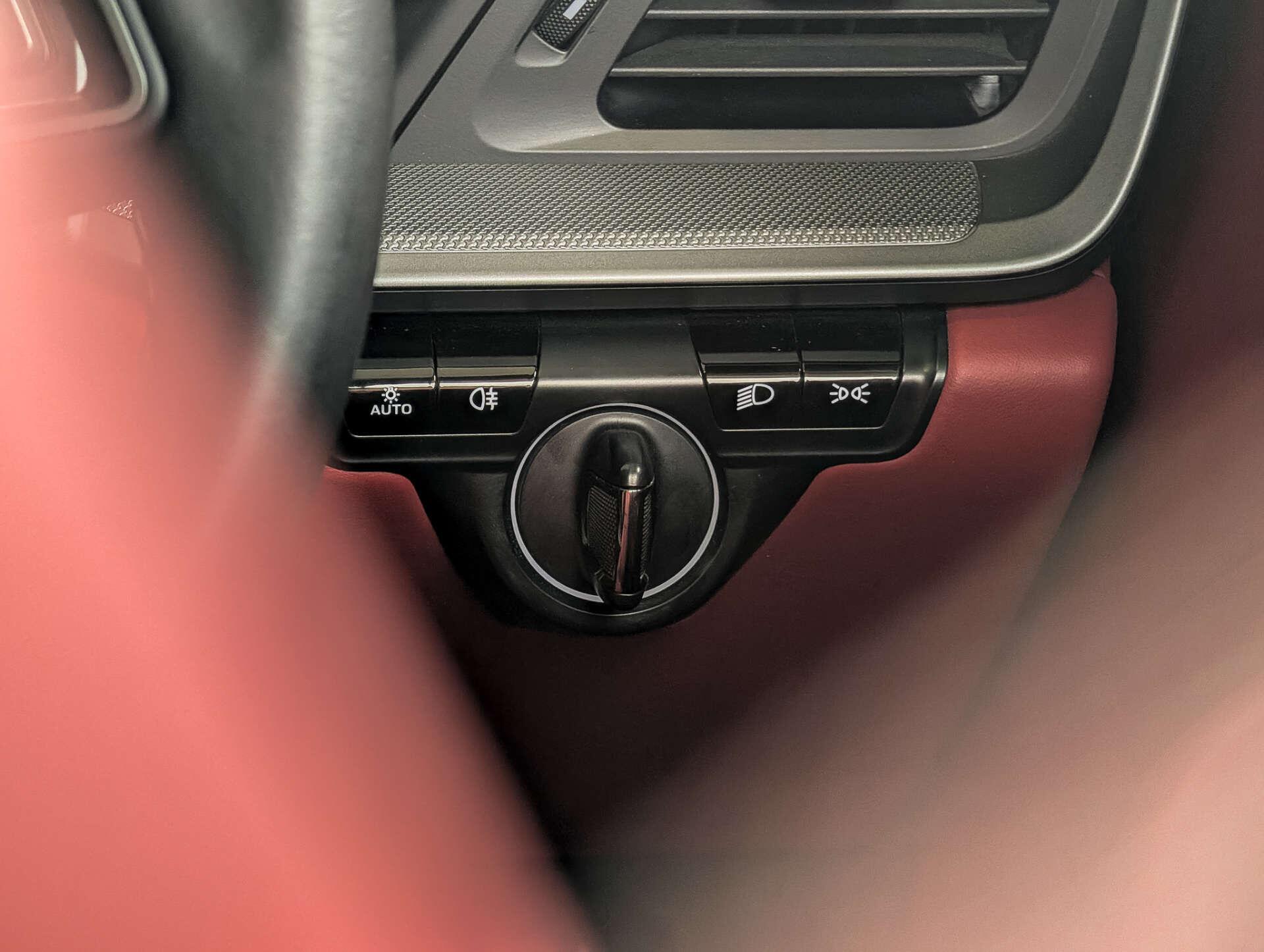 Porsche 911 view 31