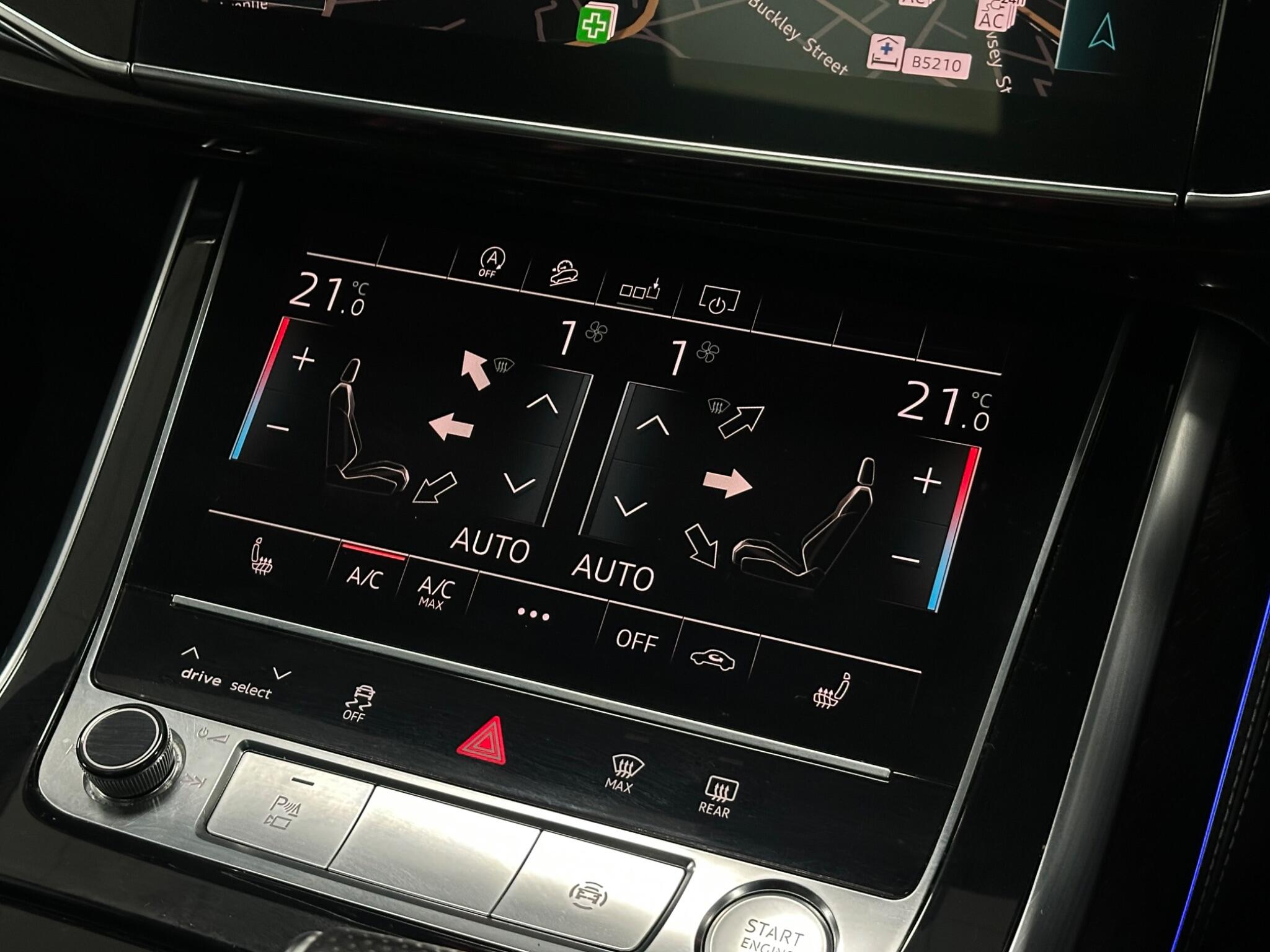Audi Q8 view 30