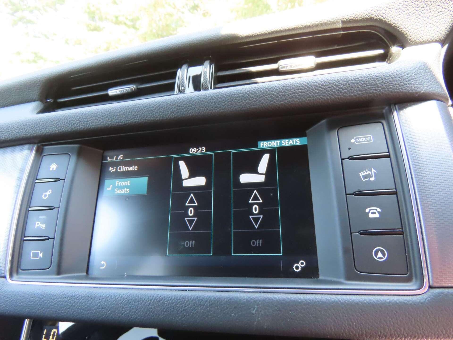 Jaguar XF view 14