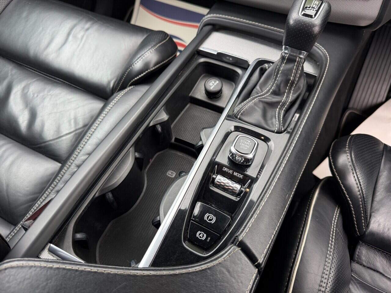 Volvo XC90 view 21
