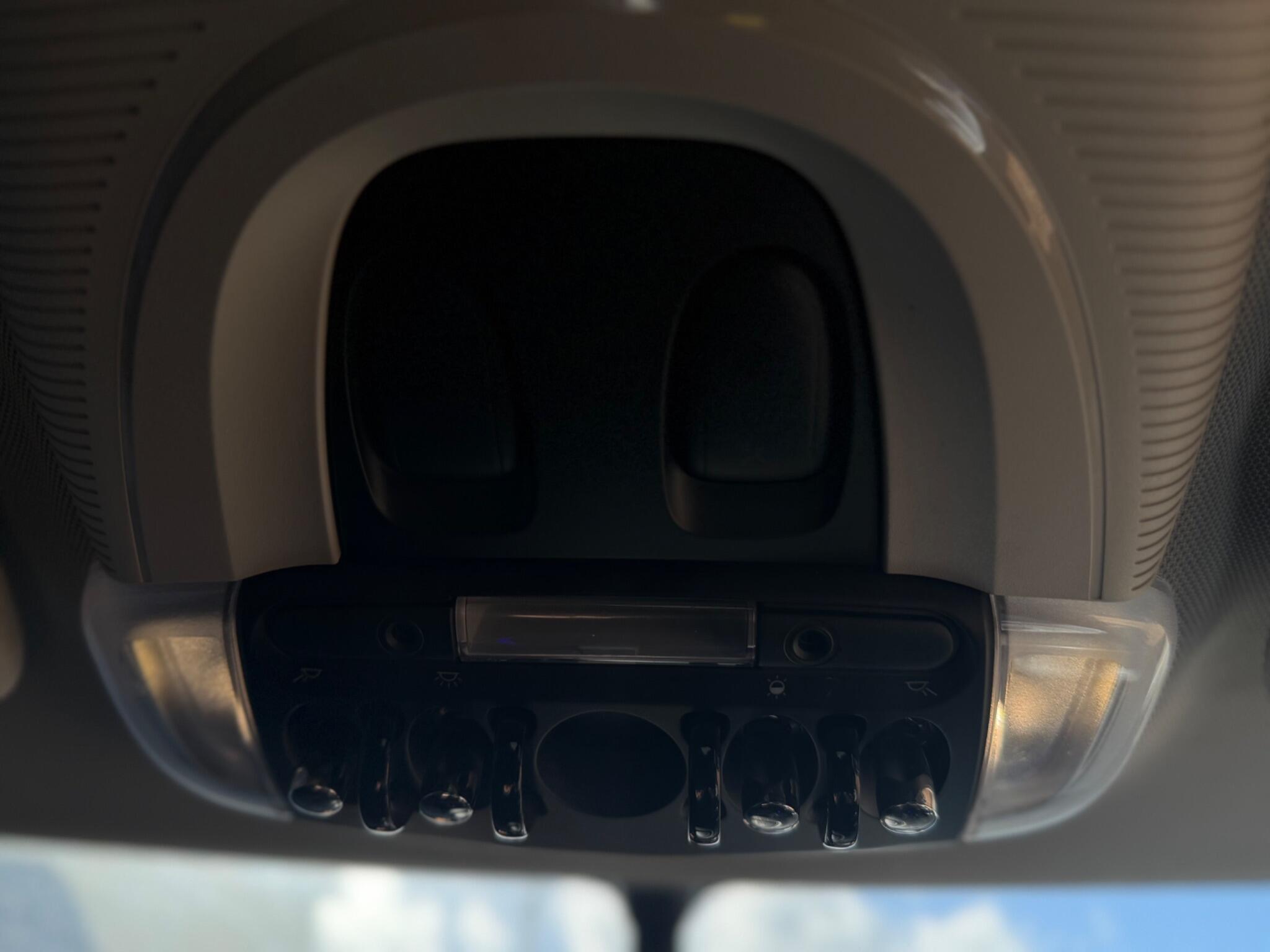 MINI Hatch view 25
