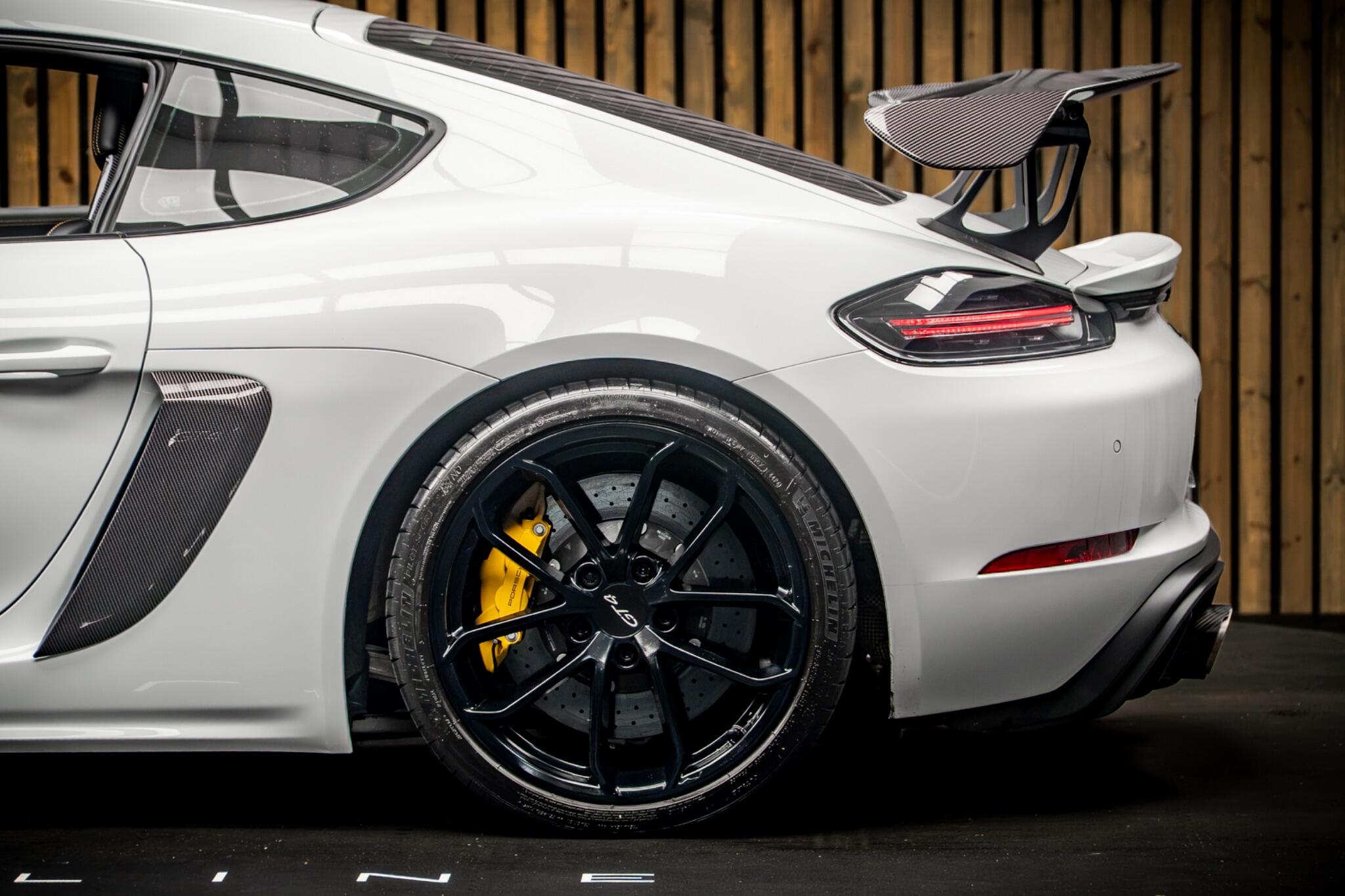 Porsche Cayman view 18