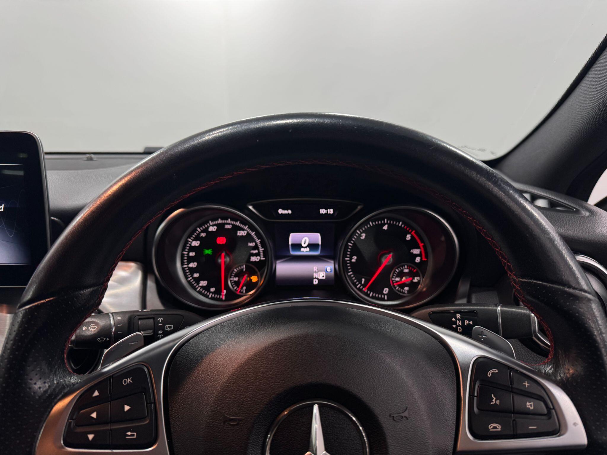 Mercedes-Benz Gla view 33