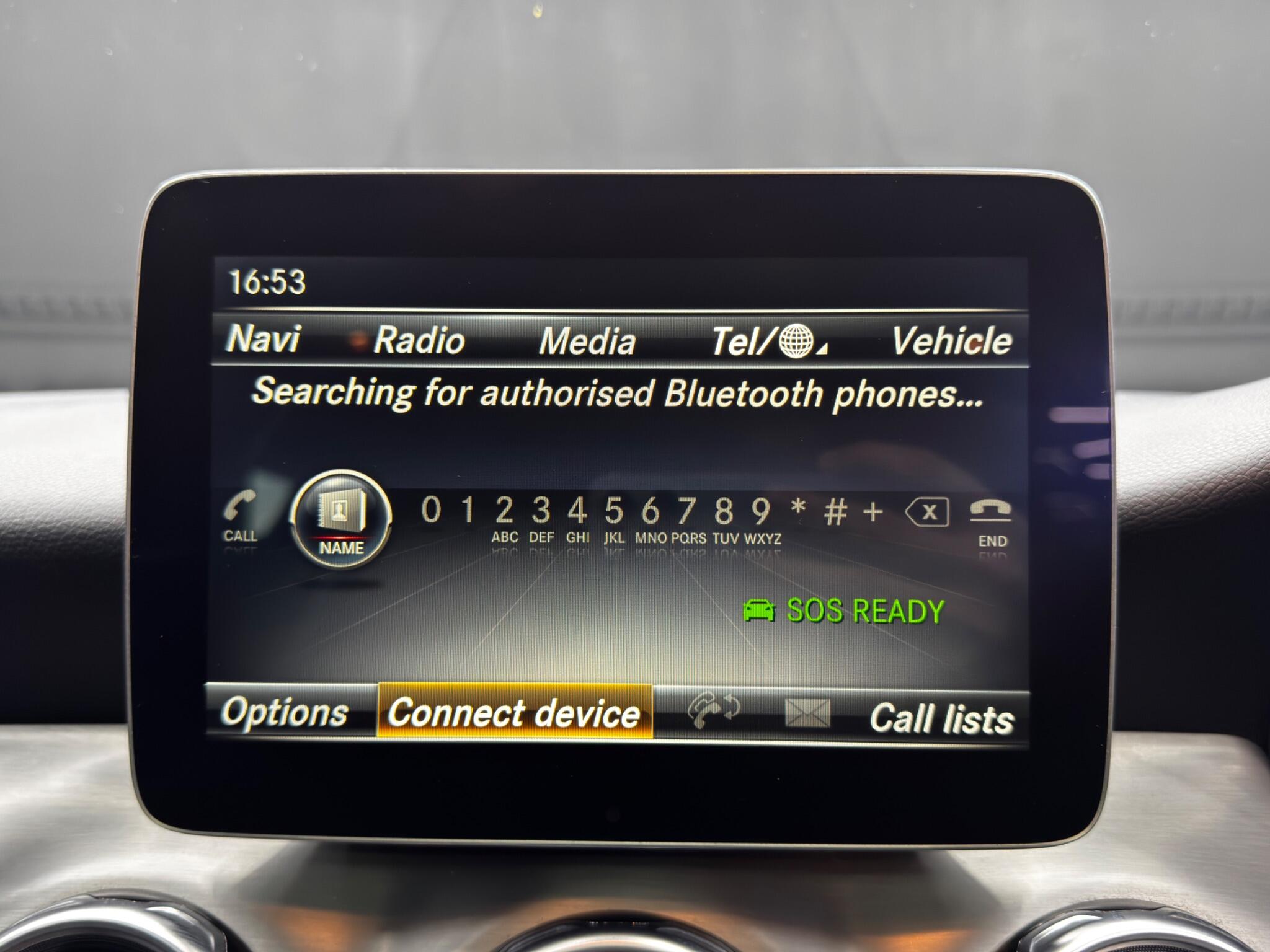 Mercedes-Benz GLA view 30
