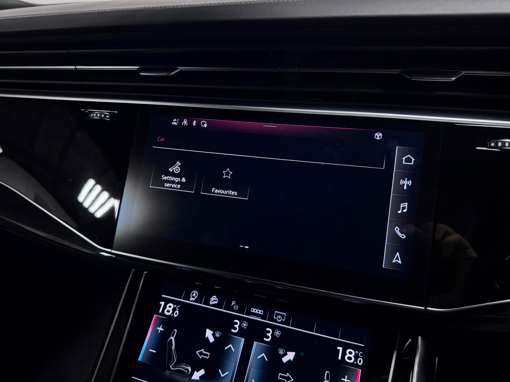 Audi SQ8 view 47